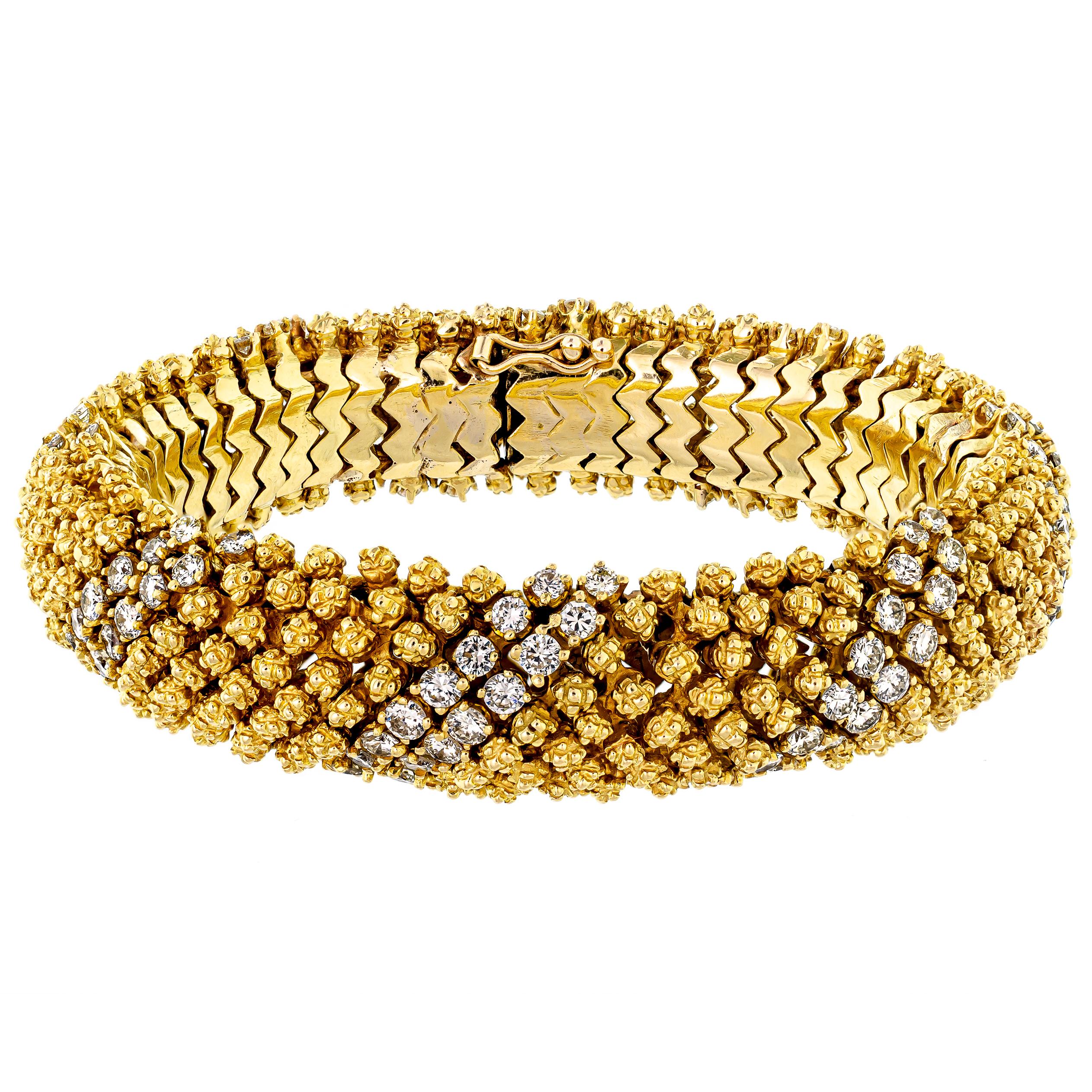 9.81 Carat Diamond 18 Karat Yellow Gold Flexible Bracelet For Sale 1