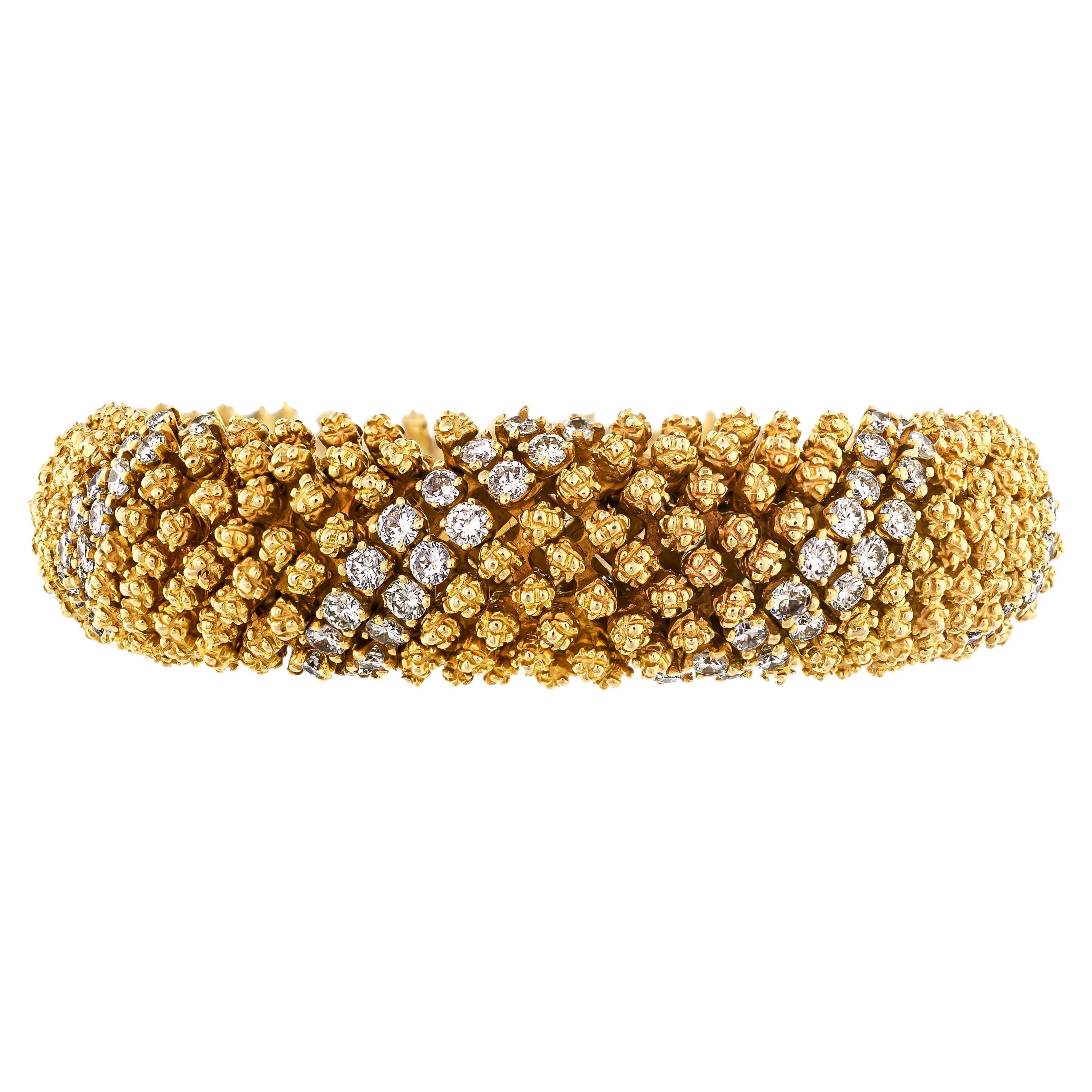 9.81 Carat Diamond 18 Karat Yellow Gold Flexible Bracelet For Sale