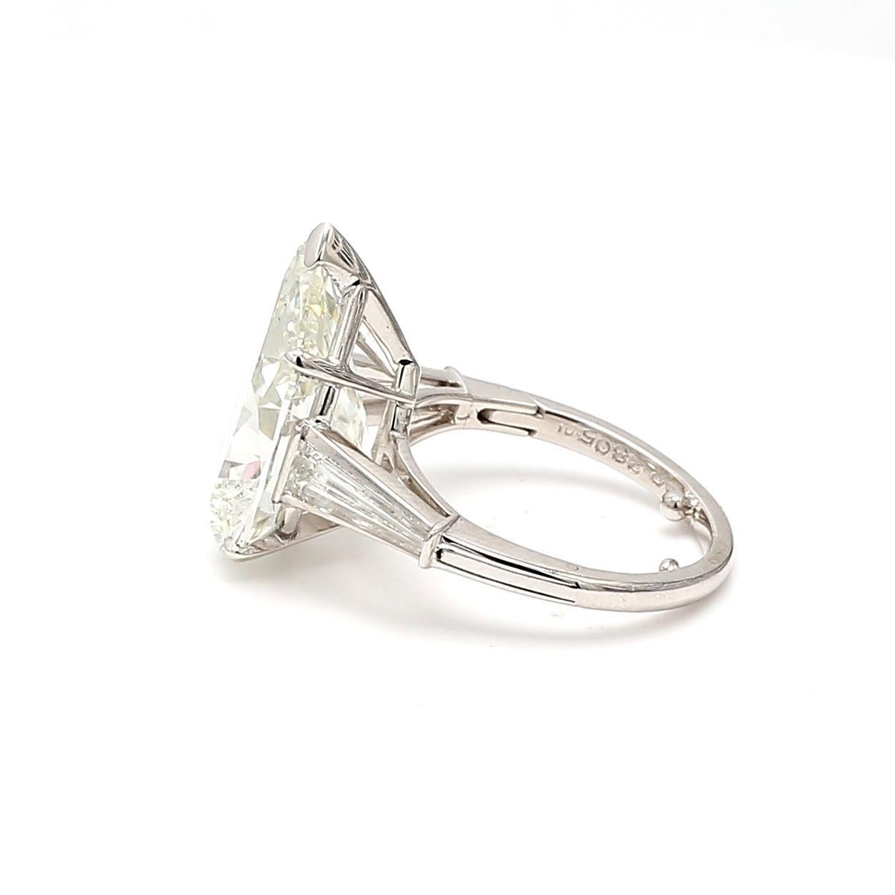 Anello di fidanzamento in platino con diamante a forma di pera e baguette affusolata da 9,82 carati in vendita 2