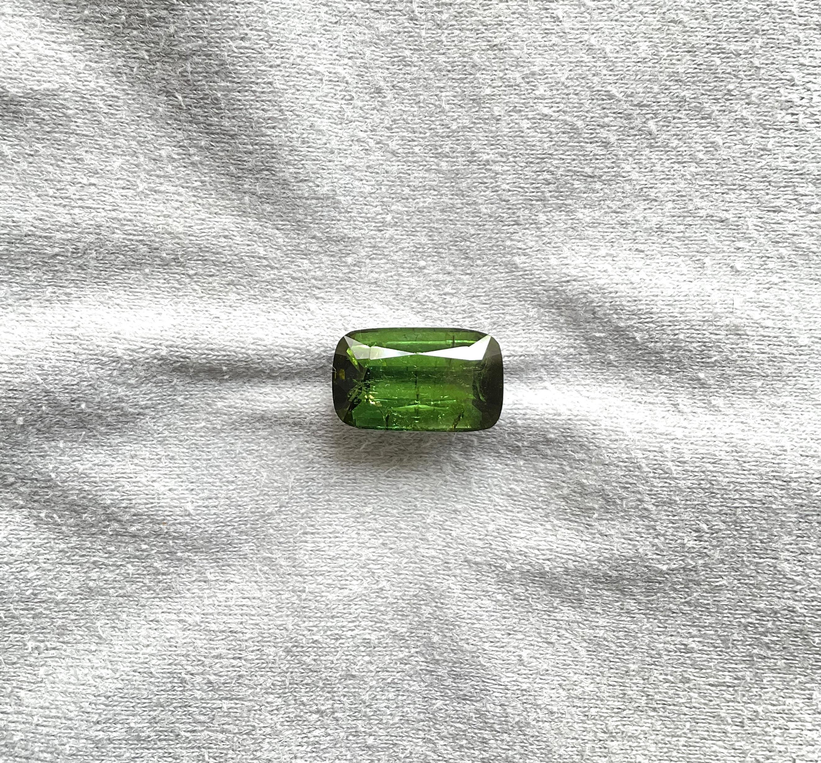 9,82 Karat Top Qualität Grüner Turmalin Cushion Cutstone für Schmuck Natürlicher Edelstein im Zustand „Neu“ im Angebot in Jaipur, RJ