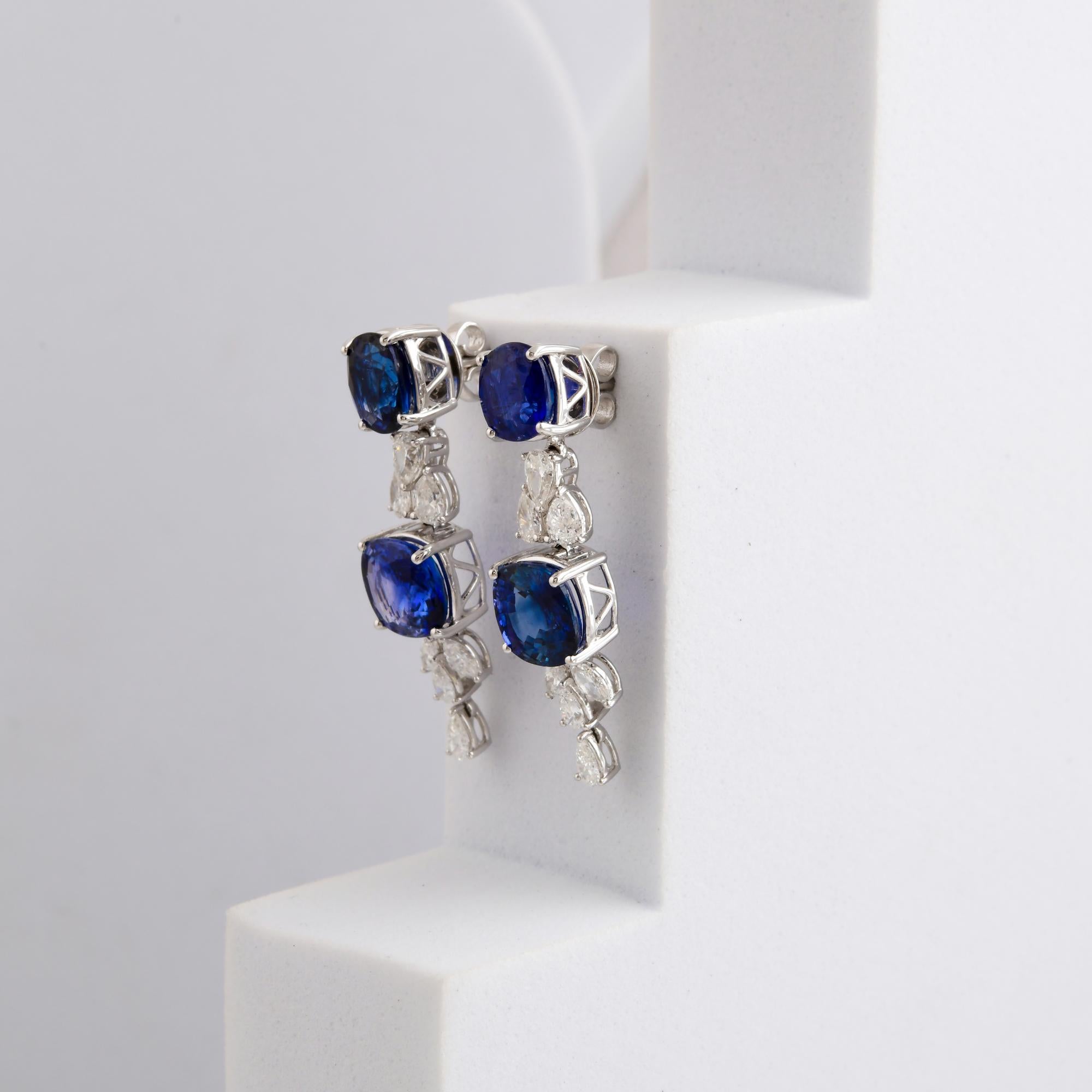 Pendientes Colgantes Zafiro Azul 9,83 Quilates Diamante 1,40 Quilates Oro Blanco 18 Kilates Corte cojín en venta