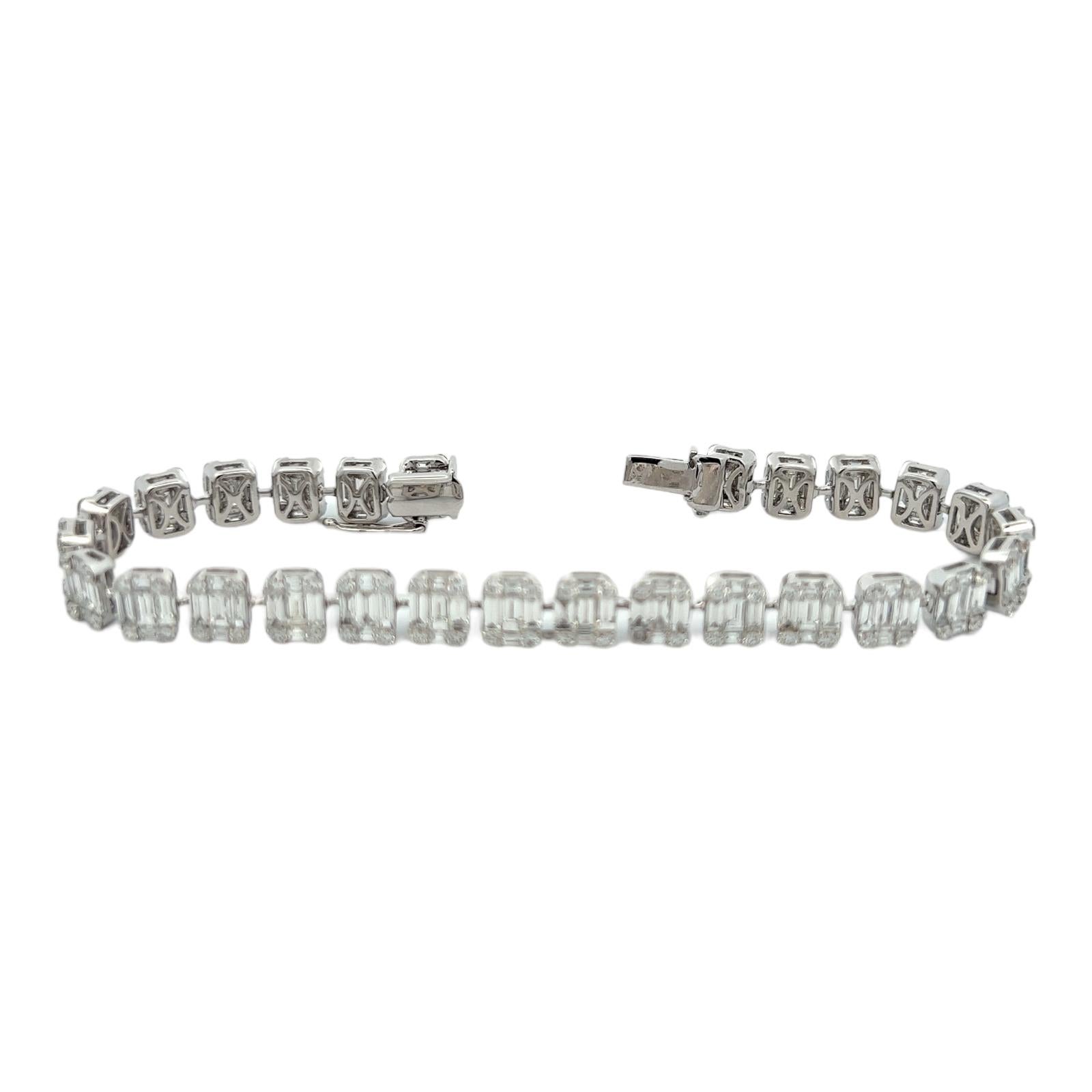 9.83 CTW Diamond 18 Karat White Gold Rectangular Link Modern Bracelet  For Sale 2