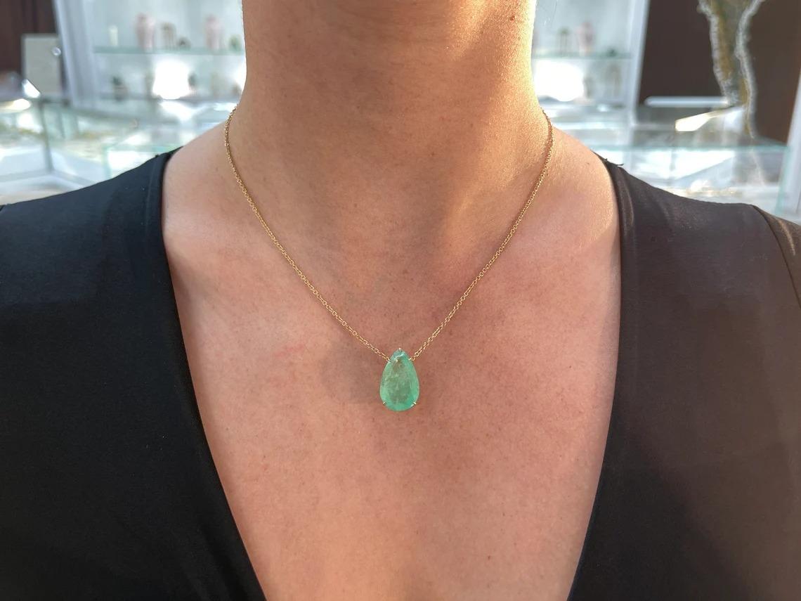 9.83ct 14K Large Medium Green Pear Cut Emerald 5 Prong Solitaire Gold Necklace In New Condition For Sale In Jupiter, FL