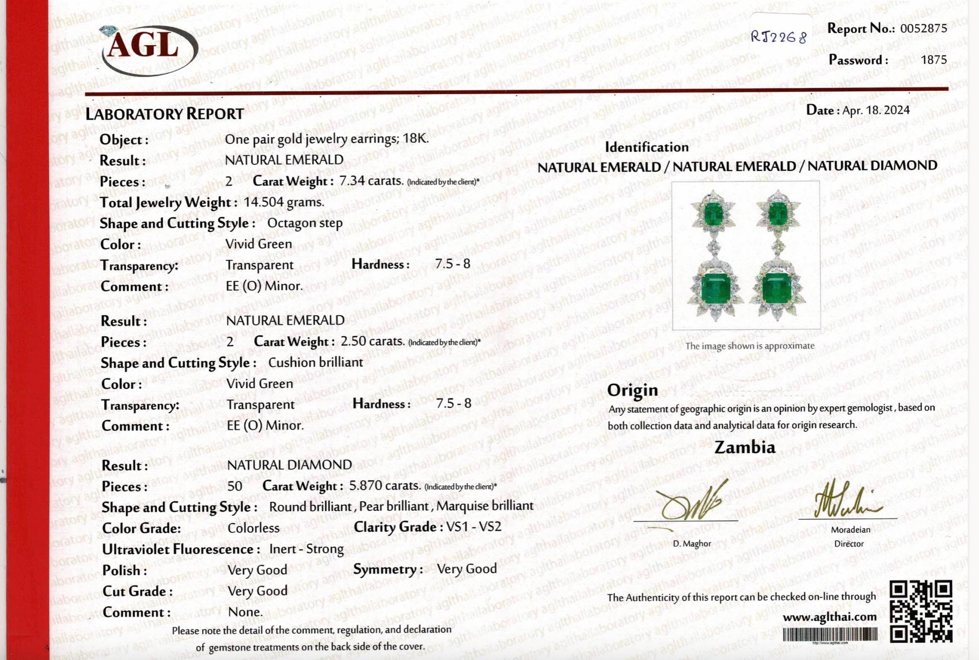 Boucles d'oreilles en or 18 carats de 9,84 carats d'émeraudes et de diamants de Zambie d'un vert vif en vente 1
