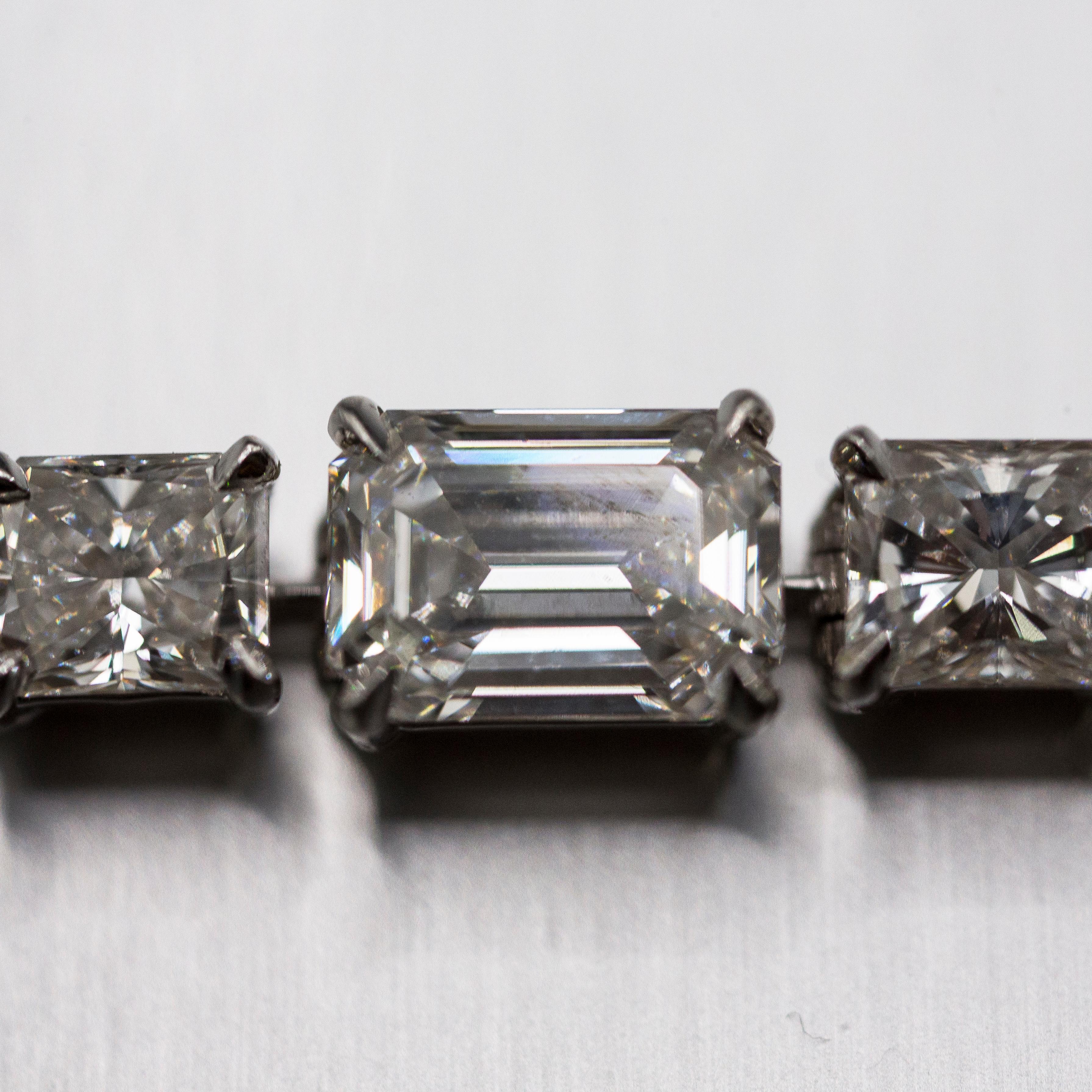9.84 Carats Fine Diamond Emerald/Princess Cut 18k White Gold Handmade Bracelet For Sale 7