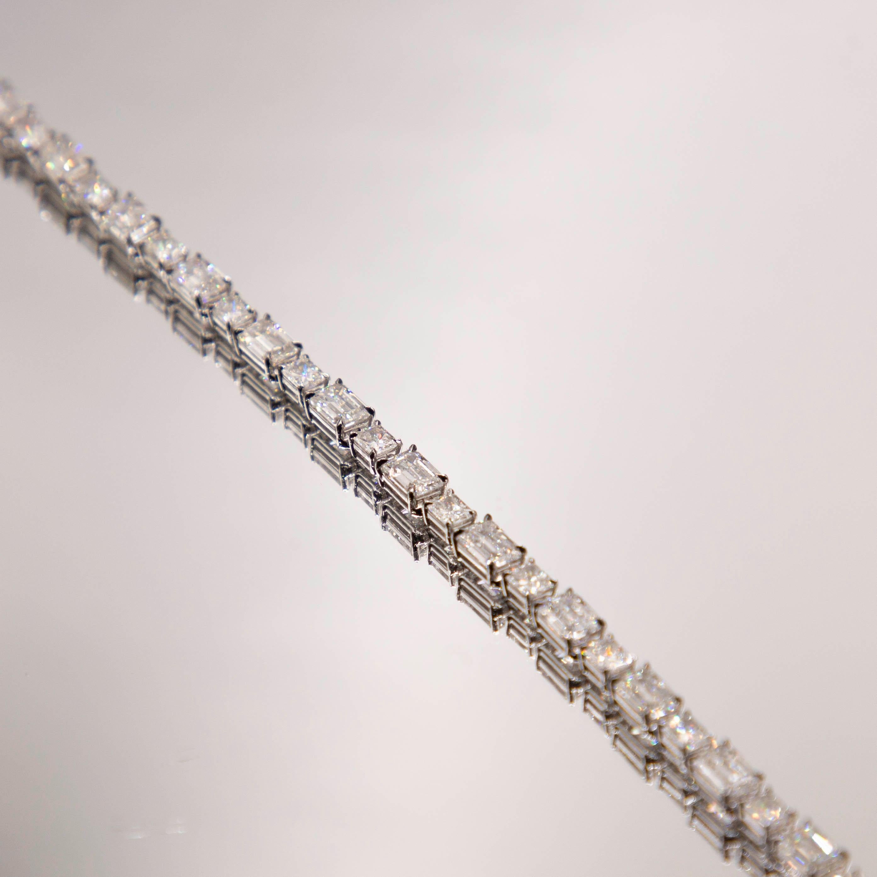 9.84 Carats Fine Diamond Emerald/Princess Cut 18k White Gold Handmade Bracelet For Sale 2