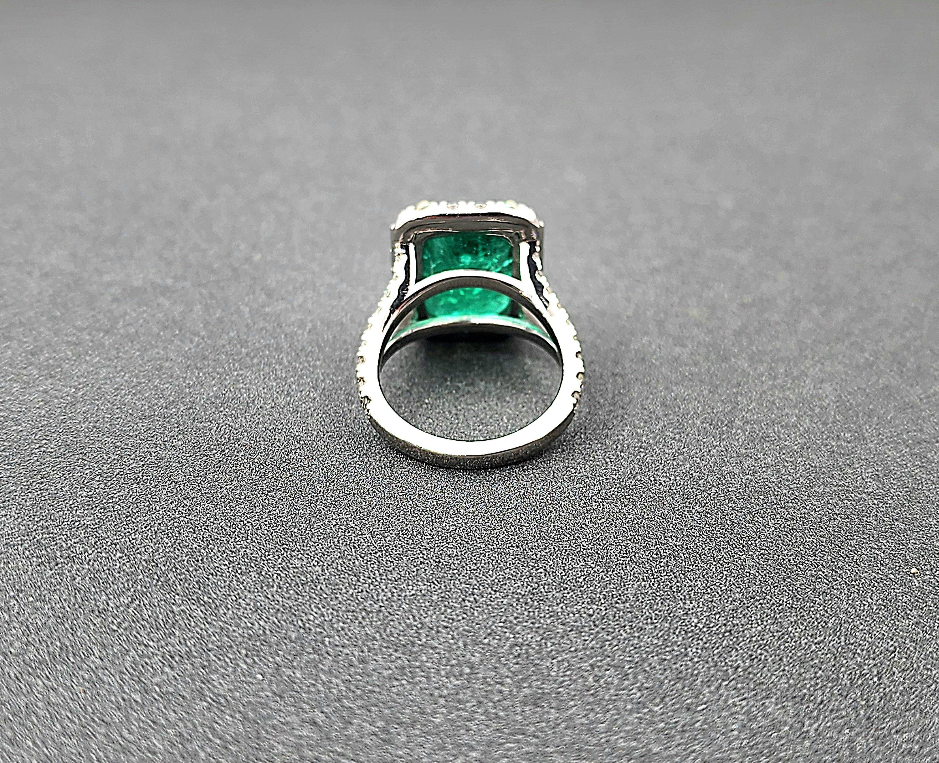 9.84 ct GIA Certified Natural Zambian Emerald & Diamond Ring For Sale 1