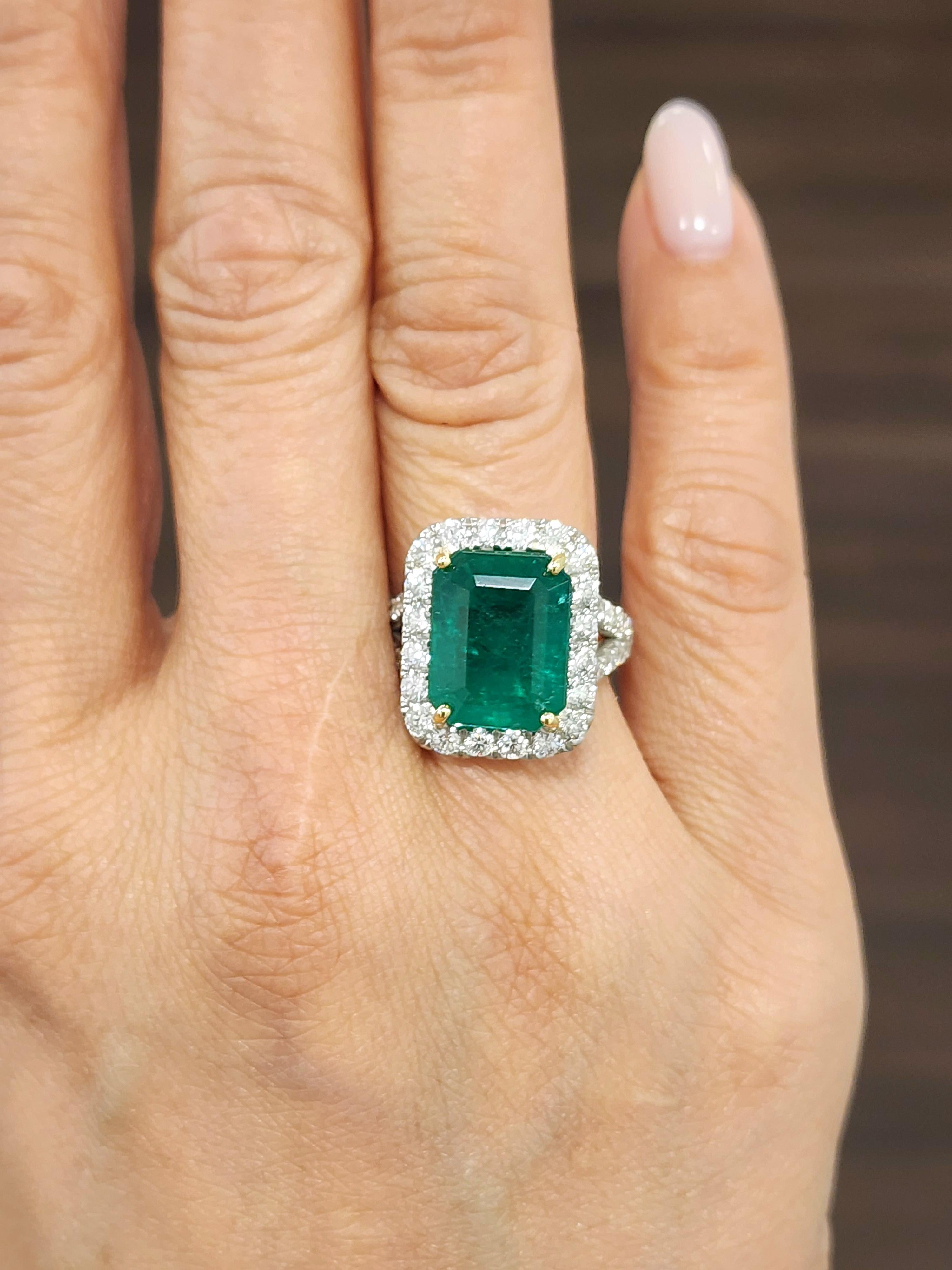 Modern 9.84 ct GIA Certified Natural Zambian Emerald & Diamond Ring For Sale