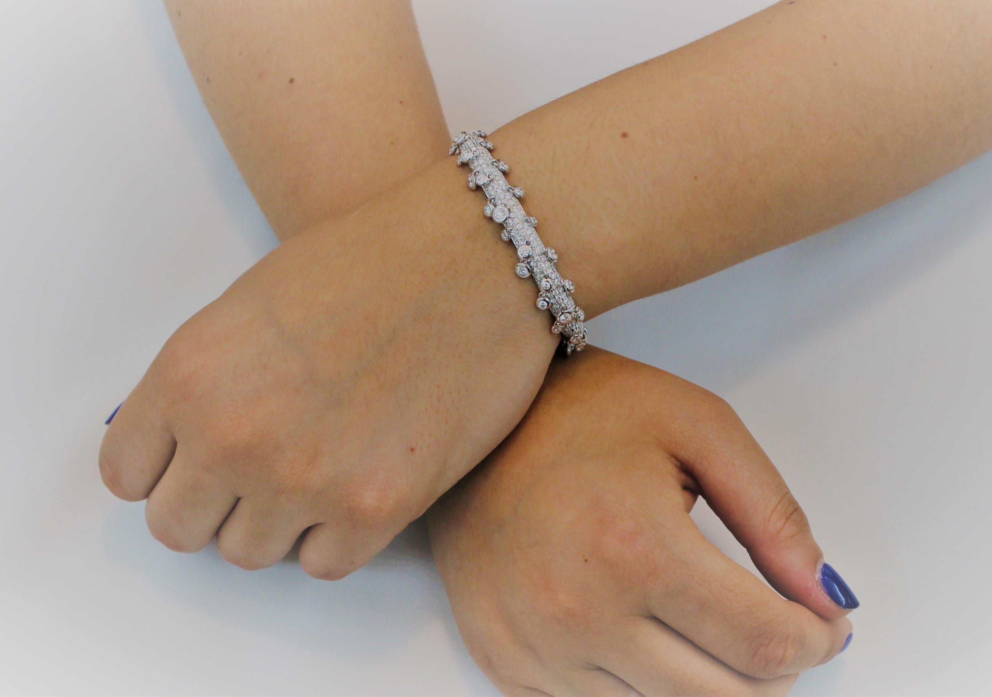 9.85 Carat Dangling White Diamonds Cuff Bracelets For Sale 1