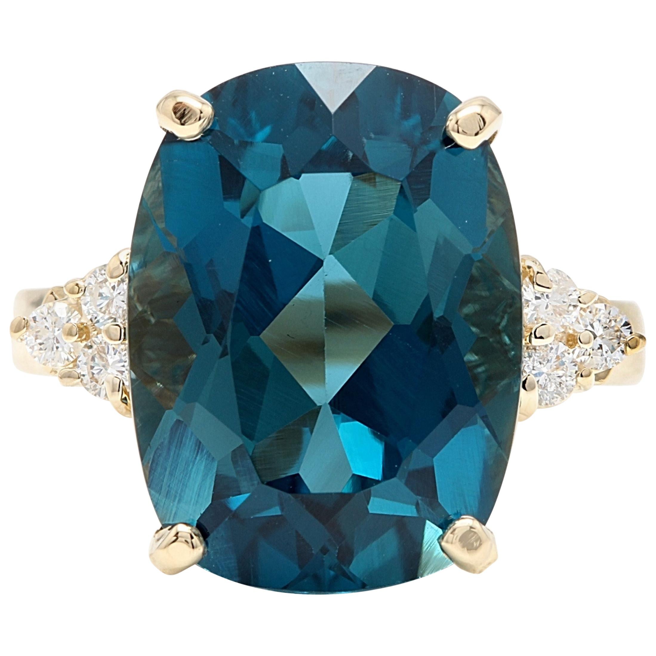 9.85 Carat Natural Impressive London Blue Topaz and Diamond 14k Yellow Gold Ring