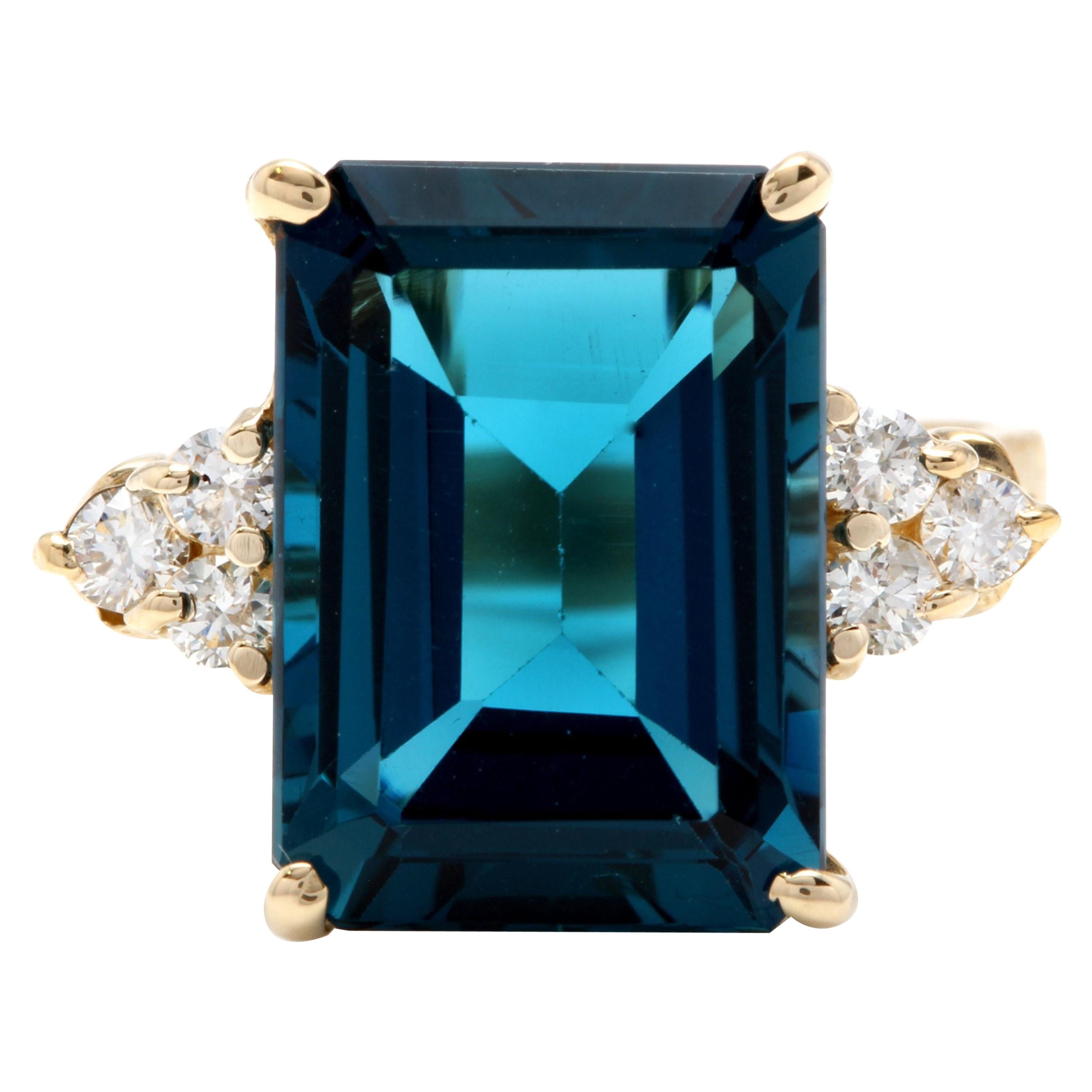 9.85 Carat Natural Impressive London Blue Topaz and Diamond 14k Yellow Gold Ring For Sale