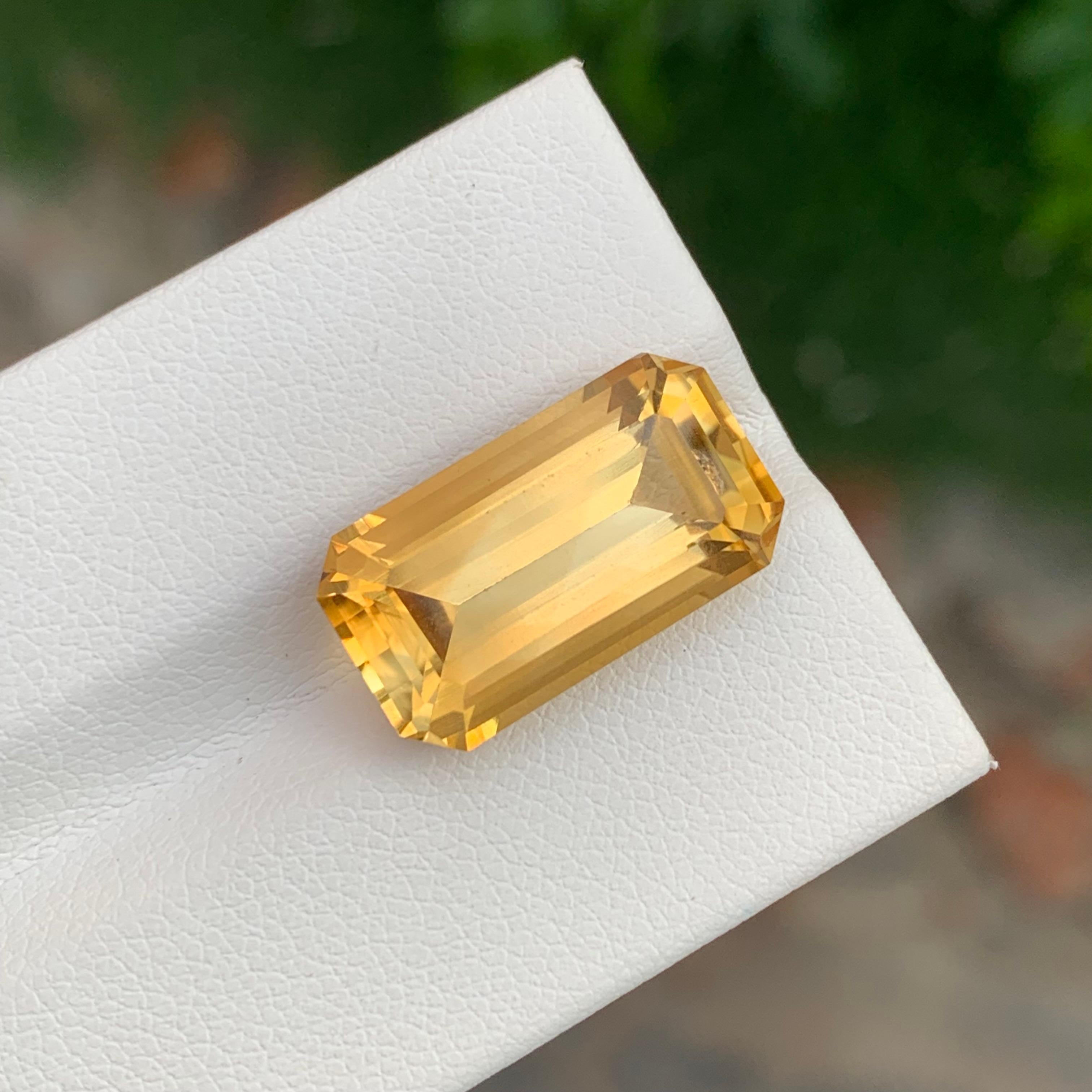 9.85 Carat Natural Loose Yellow Citrine Emerald Shape Gem For Necklace For Sale 1