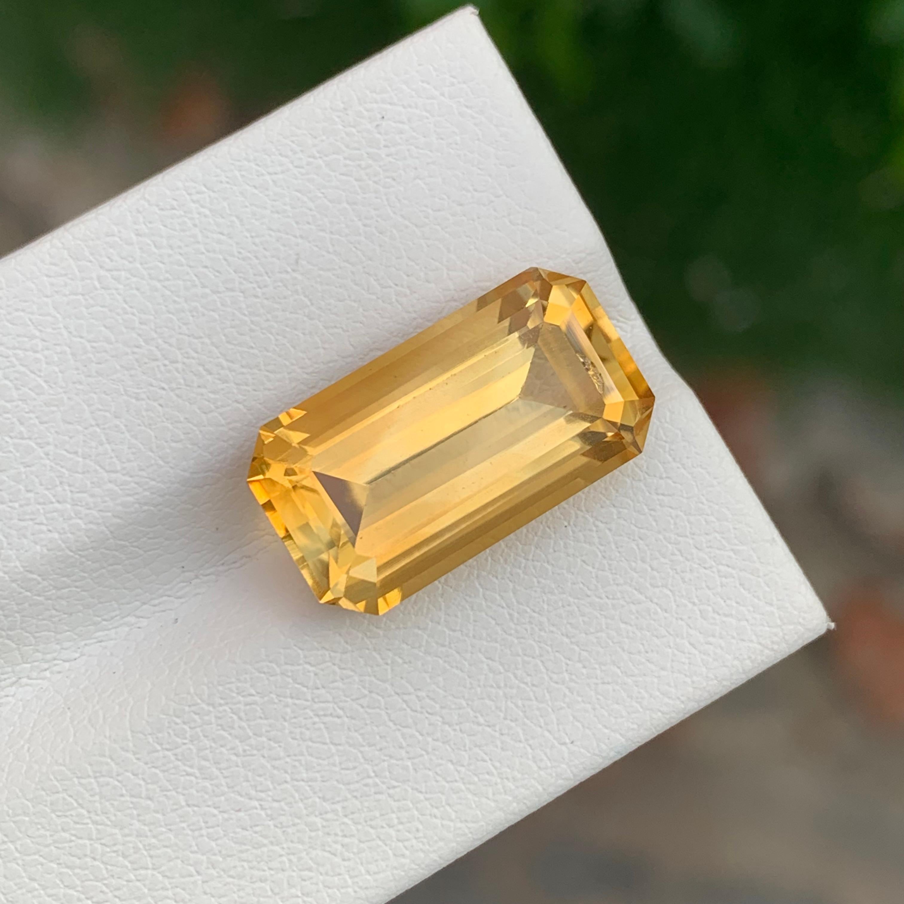 9.85 Carat Natural Loose Yellow Citrine Emerald Shape Gem For Necklace For Sale 2