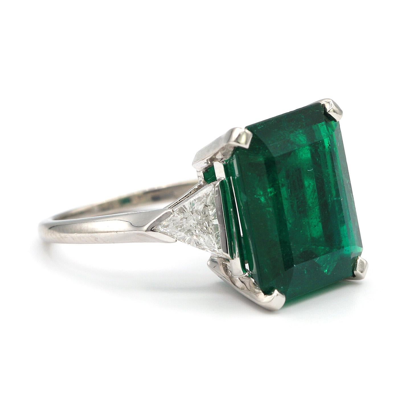 Emerald Cut 9.85 Carat Van Cleefs & Arpels Colombian Emerald Ring
