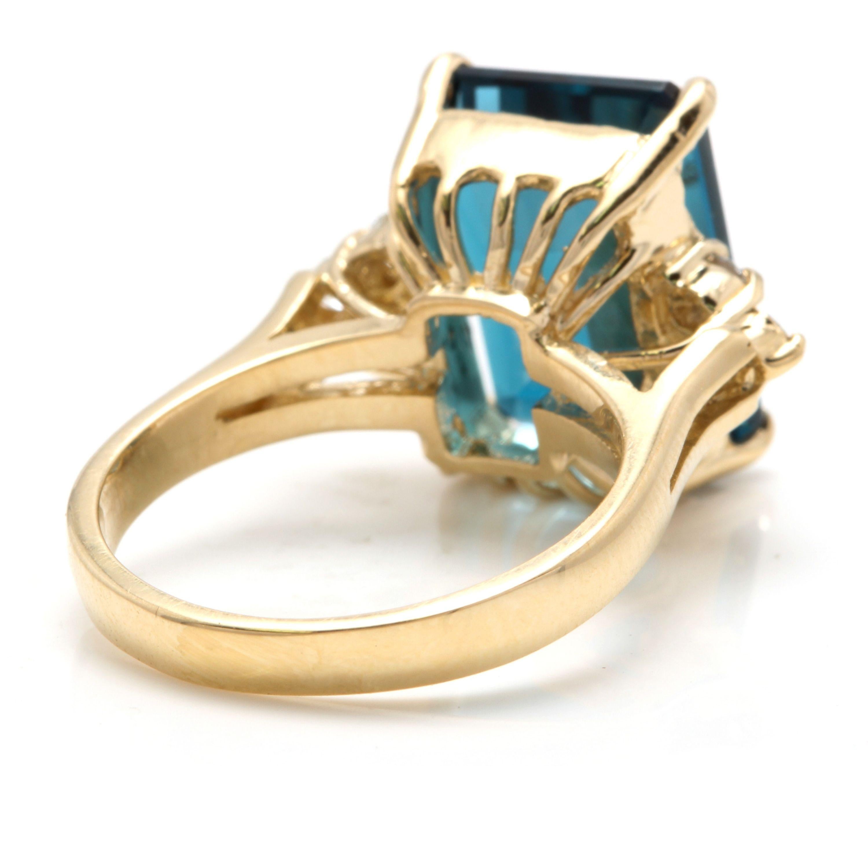 Mixed Cut 9.85 Carat Natural Impressive London Blue Topaz and Diamond 14k Yellow Gold Ring For Sale