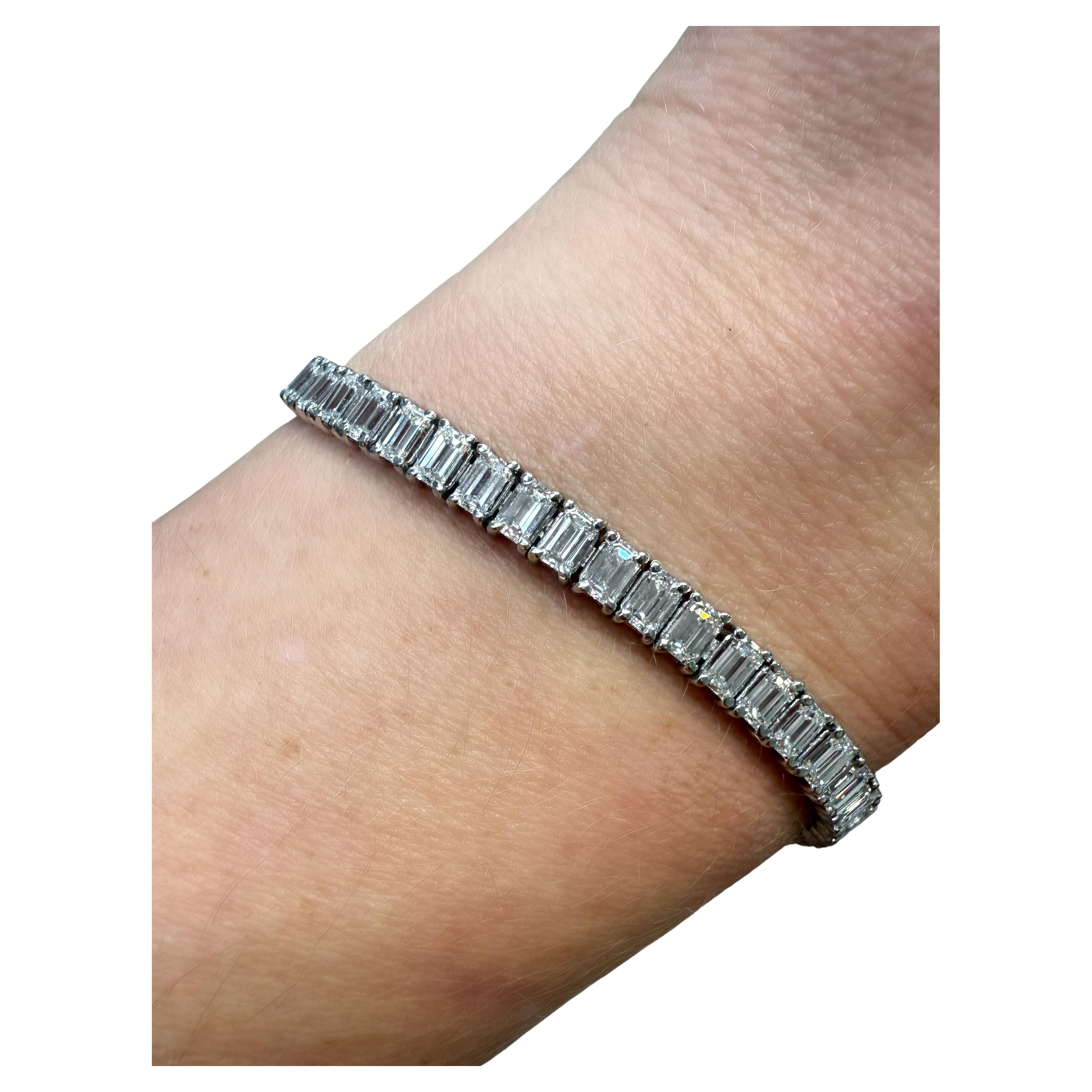 9.87 Carats Emerald Cut Diamond Tennis Bracelet