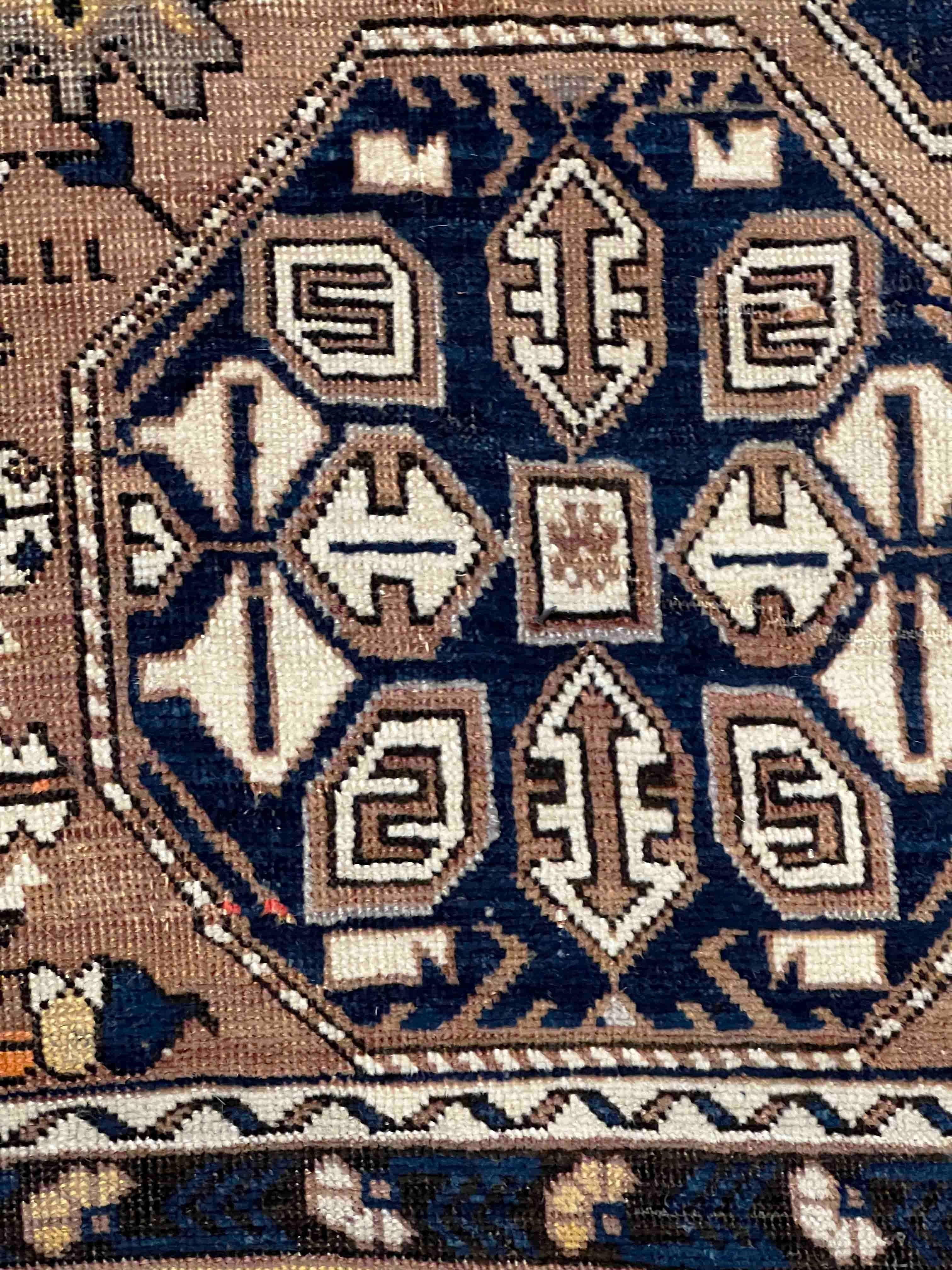 987 - Schöner kaukasischer Conagand-Teppich im Vintage-Stil im Angebot 6