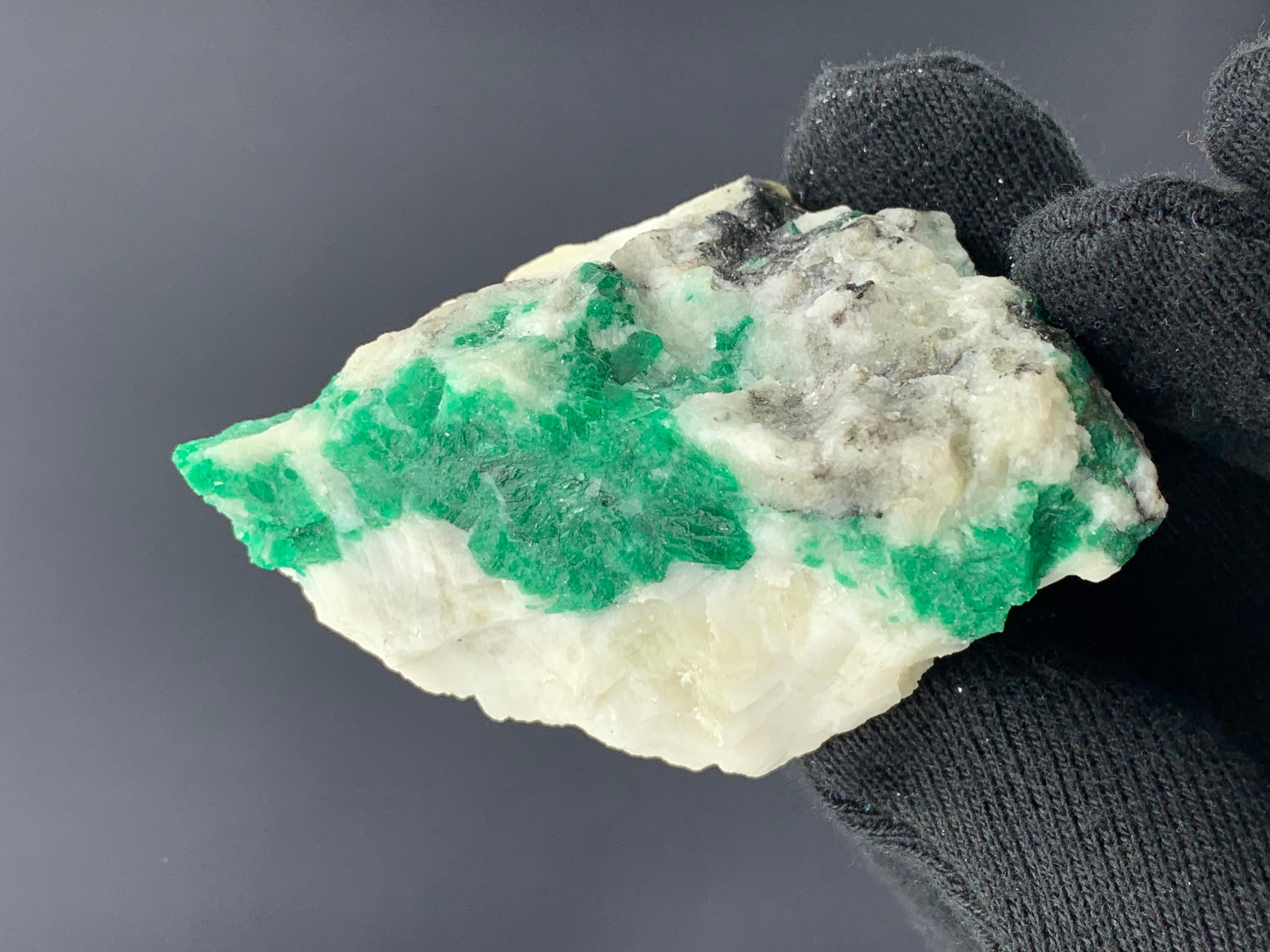 18th Century and Earlier 98.71 Gram Gorgeous Emerald Specimen From Swat Valley, Pakistan  For Sale