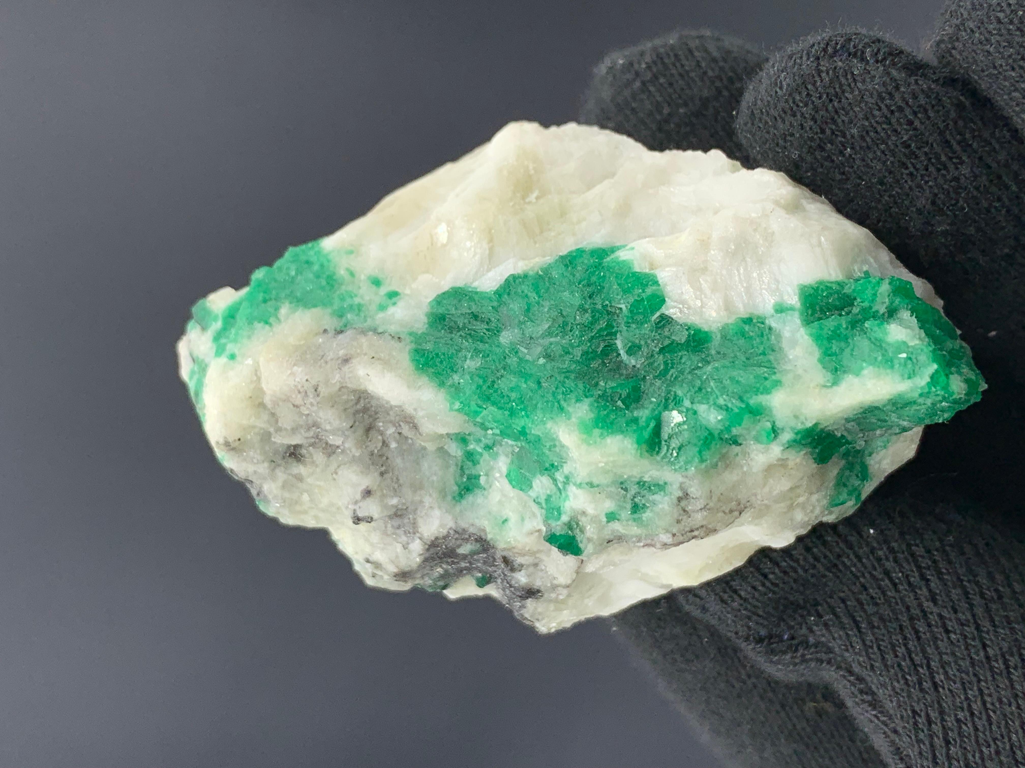 Rock Crystal 98.71 Gram Gorgeous Emerald Specimen From Swat Valley, Pakistan  For Sale