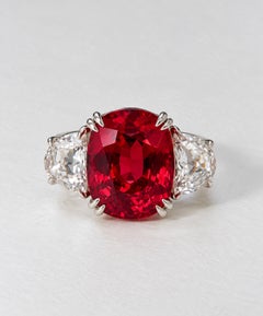 Bague de fiançailles 9,88 carats Spinel Burma No Heat and Diamond. Certifié Gubelin.