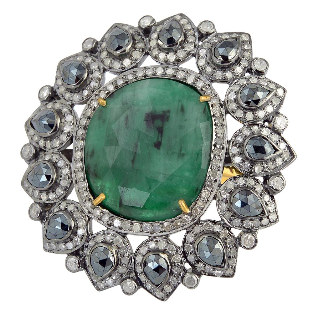 Contemporary 9.8ct Oval Shaped Emerald Cocktail Ring With Spinel & Diamonds In 18k Gold For Sale