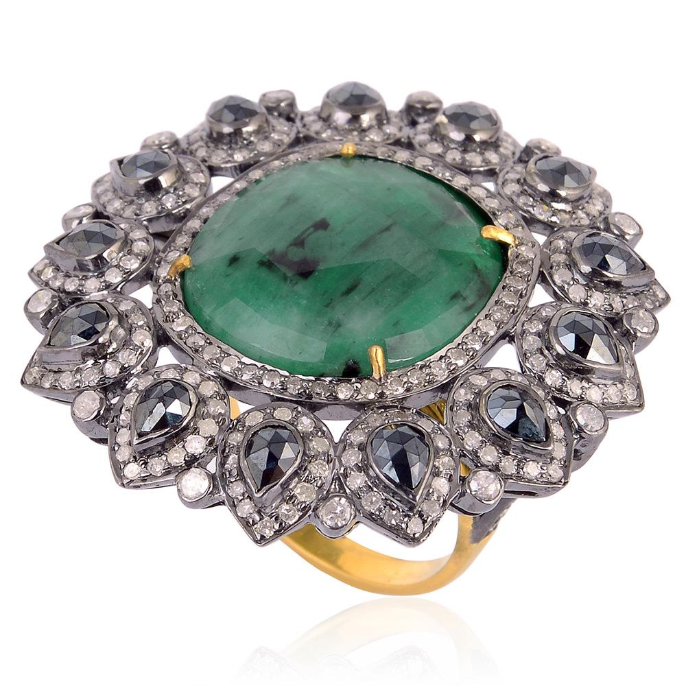 9.8ct Oval Shaped Emerald Cocktail Ring With Spinel & Diamonds In 18k Gold In New Condition For Sale In New York, NY