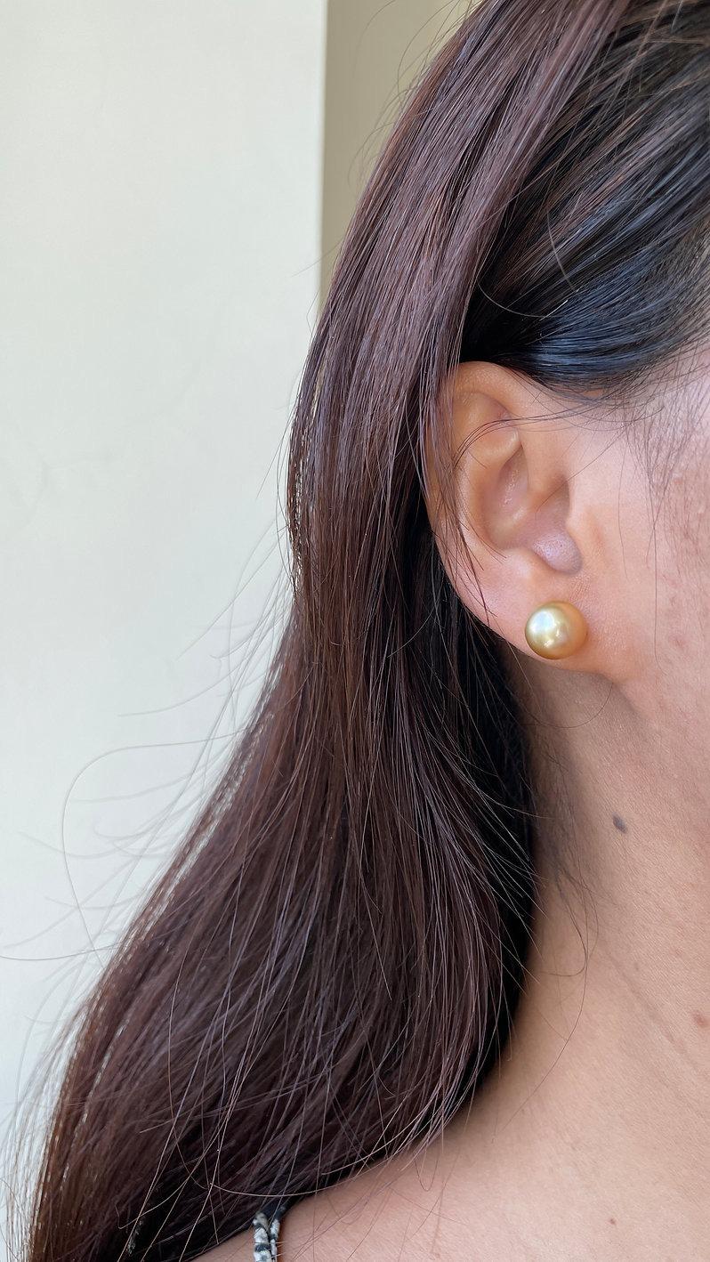 Boucles d'oreilles perles des mers du sud 9.8mm AAA en or 18K (Boucles d'oreilles perles) en vente 1