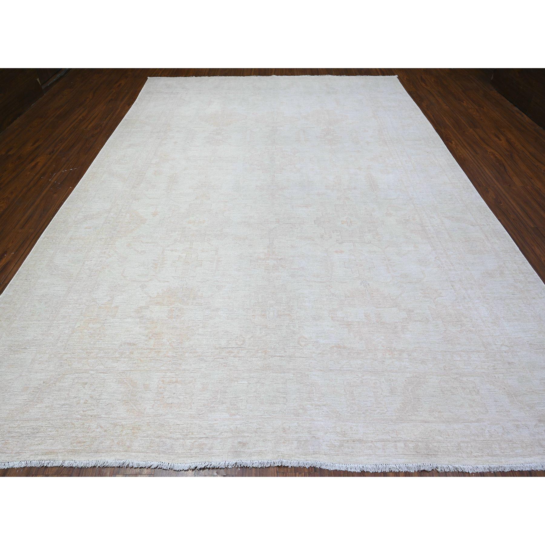 This is a truly genuine one-of-a-kind White Wash Peshawar, Hand Knotted, Pure Wool, Oriental Rug. It has been Knotted for months and months in the centuries-old weaving craftsmanship techniques by expert artisans.
Primary materials: Wool
Latex: No