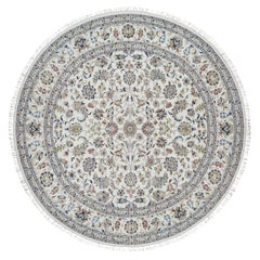 Alfombra Redonda de Lana y Seda Anudada a Mano 9
8 "x9
8" Blanco Nain con Diseño Floral