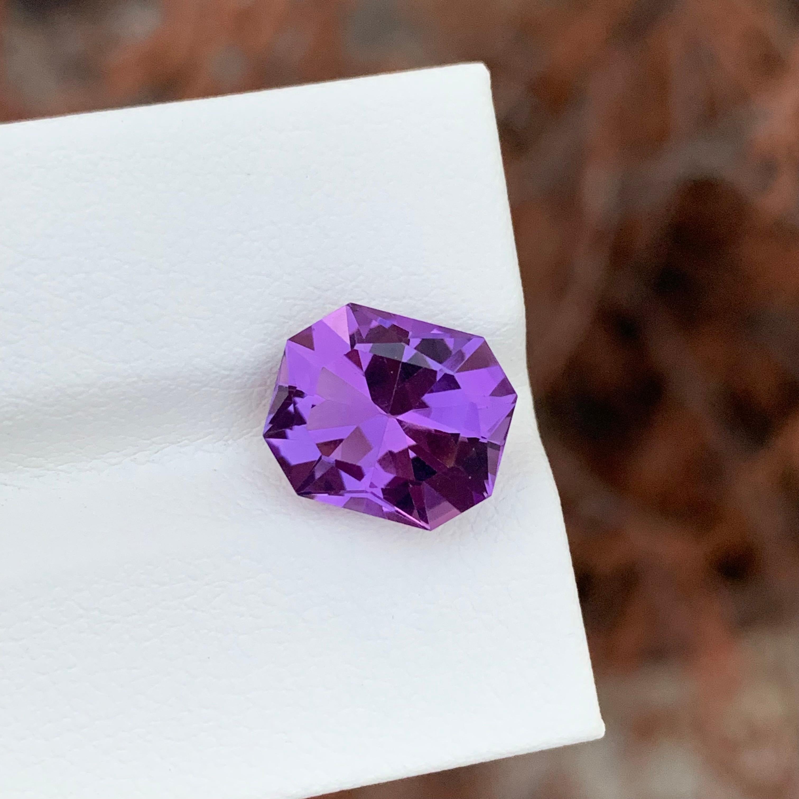 Amatistas sueltas

Peso: 9,90 quilates
Dimensión: 14,9 x 10,5 x 8,4 Mm
Color: Morado
Origen: Brasil
Tratamiento: No
Certificado: A petición
Forma: Cojín 

La amatista, una impresionante variedad de cuarzo conocida por su hipnotizadora tonalidad