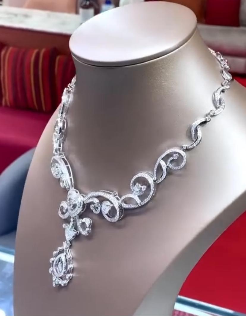 Taglio misto Collana in oro 18K con diamanti naturali da 9,90 carati in vendita