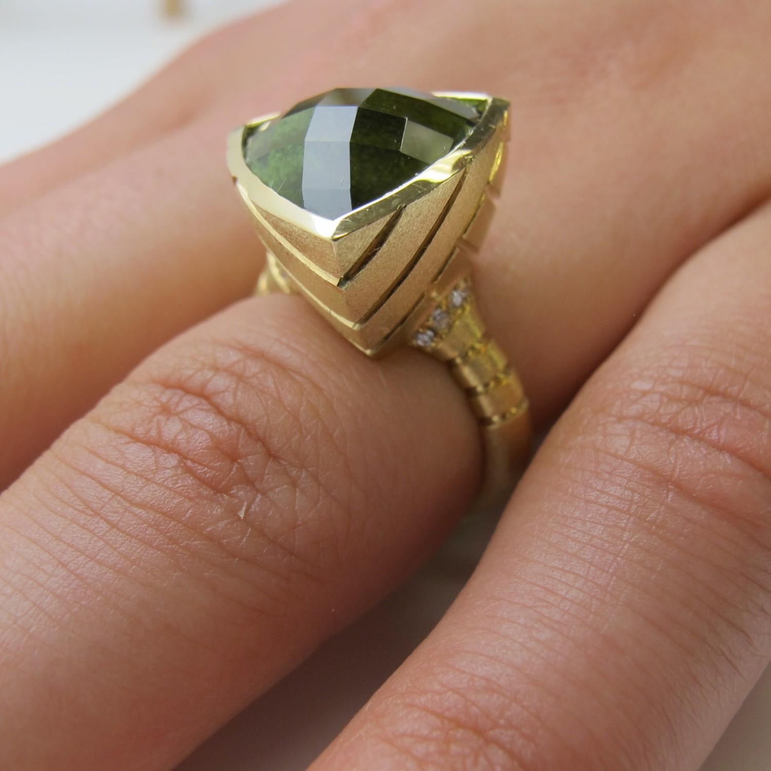 Trillion Shape Green Tourmaline and Diamond Ring in 18k Yellow Gold, 9.92 Carats For Sale 2