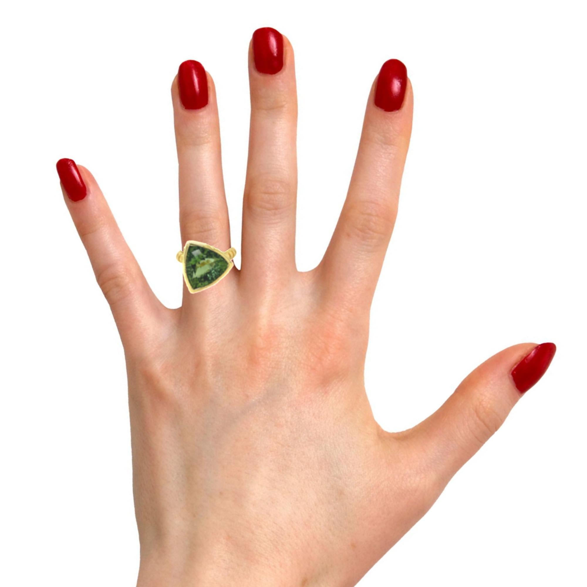 Trillion Shape Green Tourmaline and Diamond Ring in 18k Yellow Gold, 9.92 Carats For Sale 3
