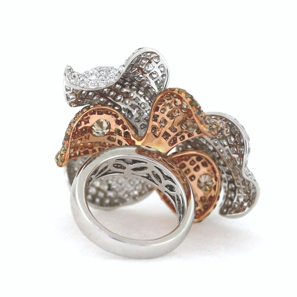 9.921ctw Round Brilliant Cut Two-Tone Diamond Floral Pave Ring In Excellent Condition For Sale In Scottsdale, AZ