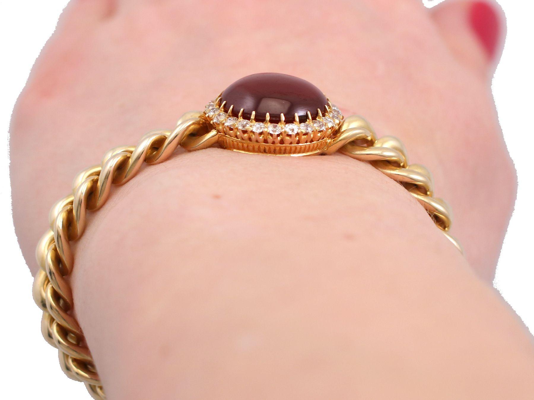 Bracelet ancien en grenats taille cabochon de 9,92 carats et diamants de 1,07 carat en vente 6