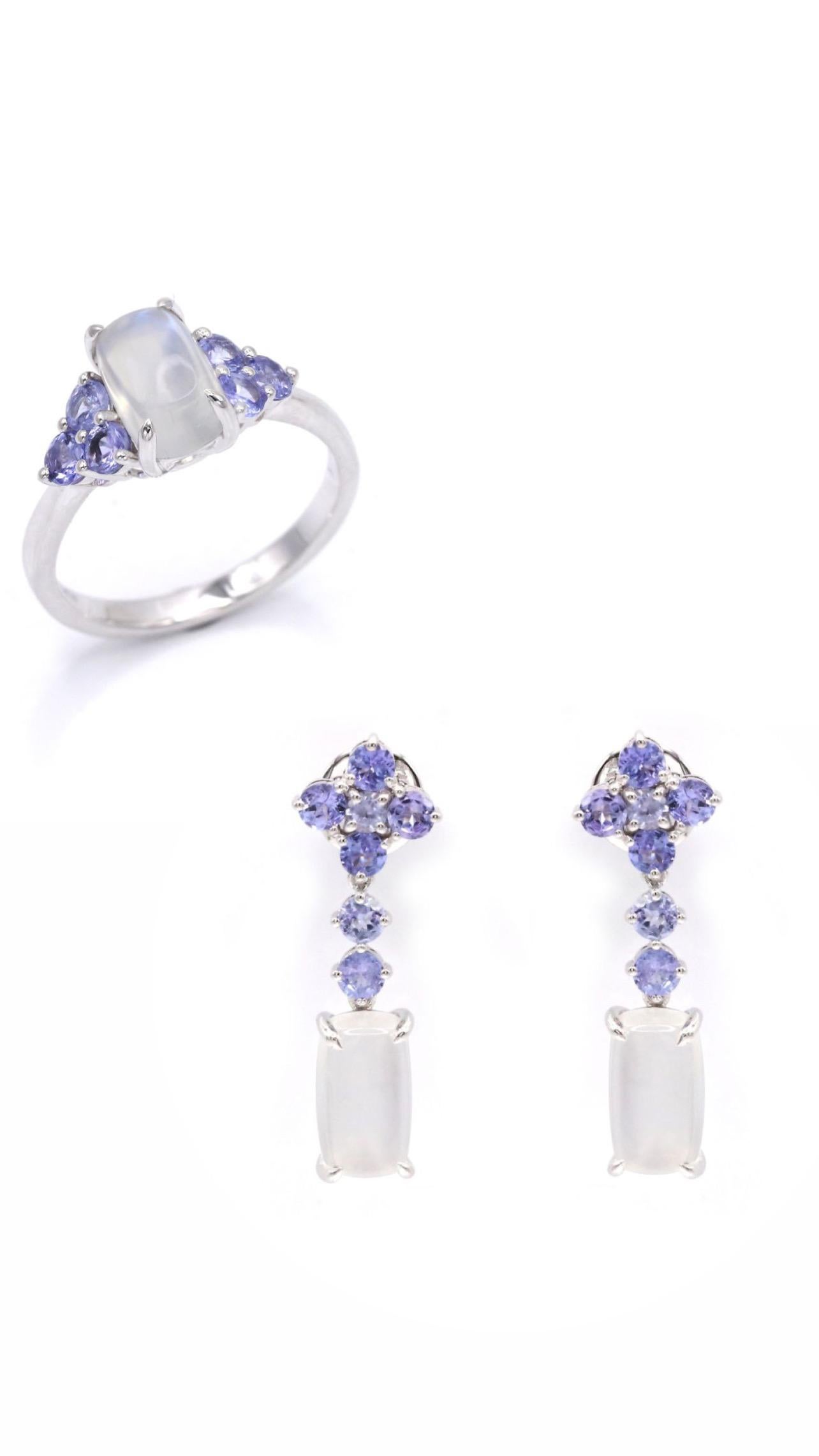 Baguette Cut 9.94 Carat Moonstone Tanzanite 18K White Gold Cocktail Ring and Drop Earrings For Sale