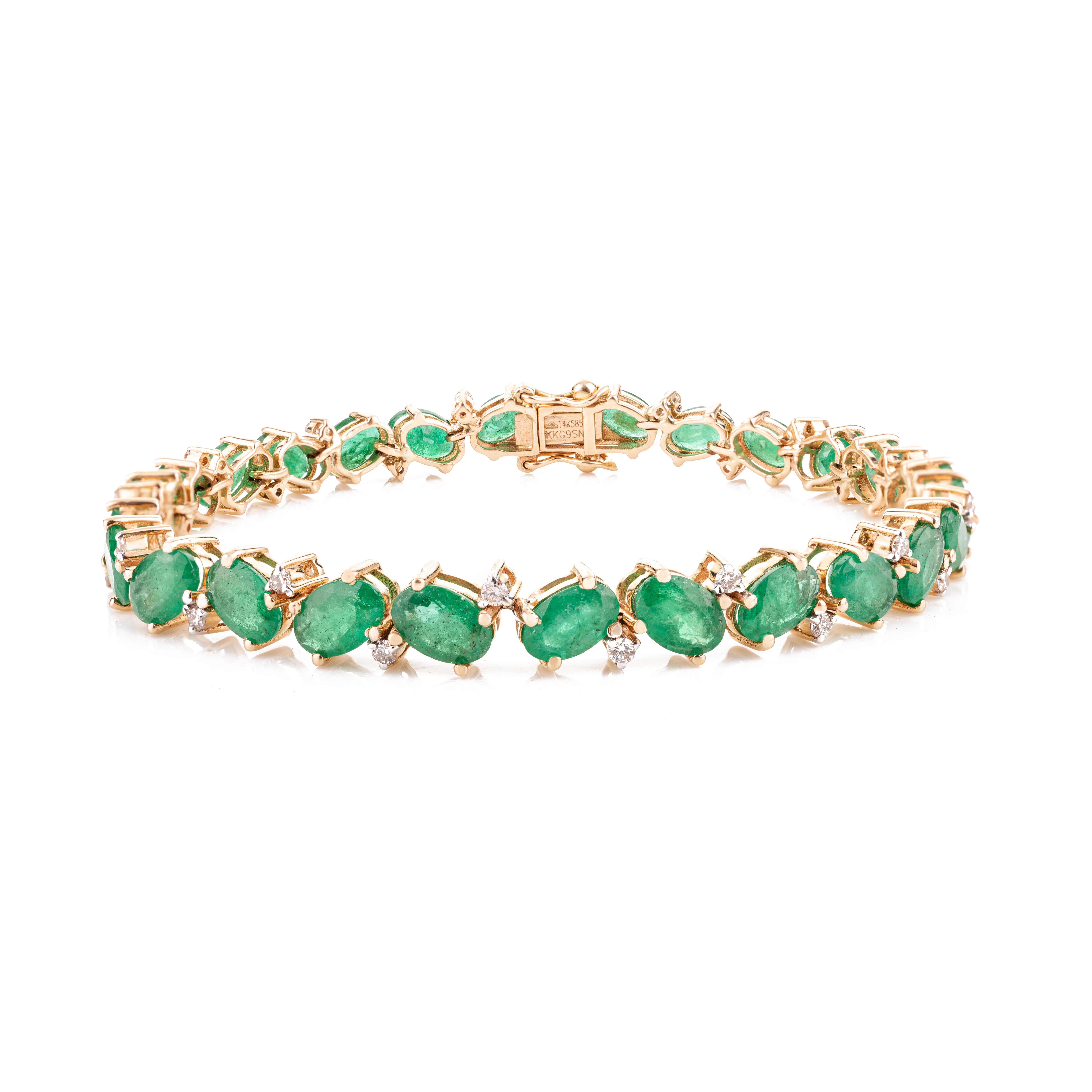Bracelet tennis en or jaune massif 14 carats avec diamants et émeraudes naturelles de 9,94 carats Neuf - En vente à New York, NY