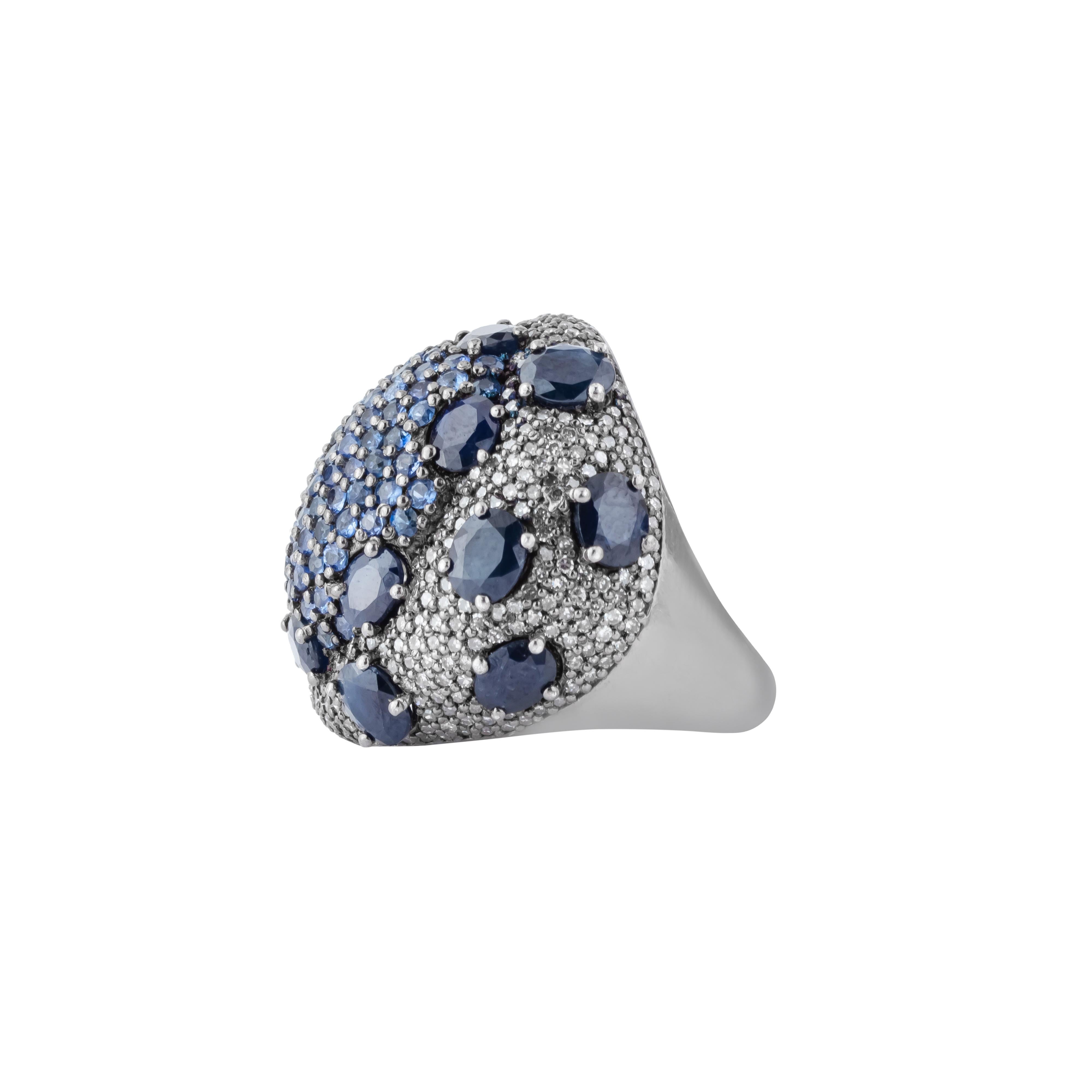 Round Cut 9.95 Carat Diamond and Sapphire Cluster Ring For Sale