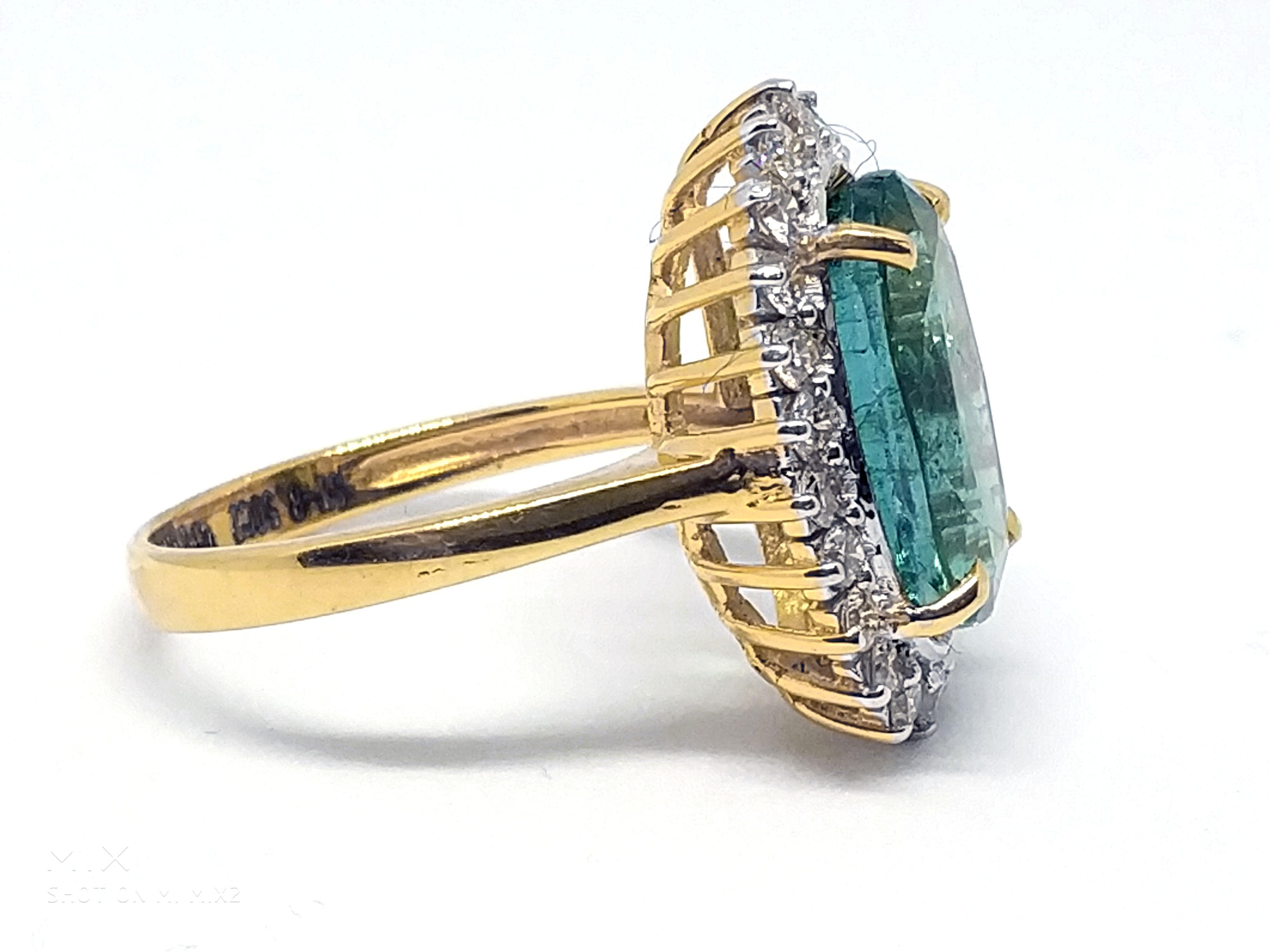 9.95 Carat Emerald and Diamond Ring For Sale 1