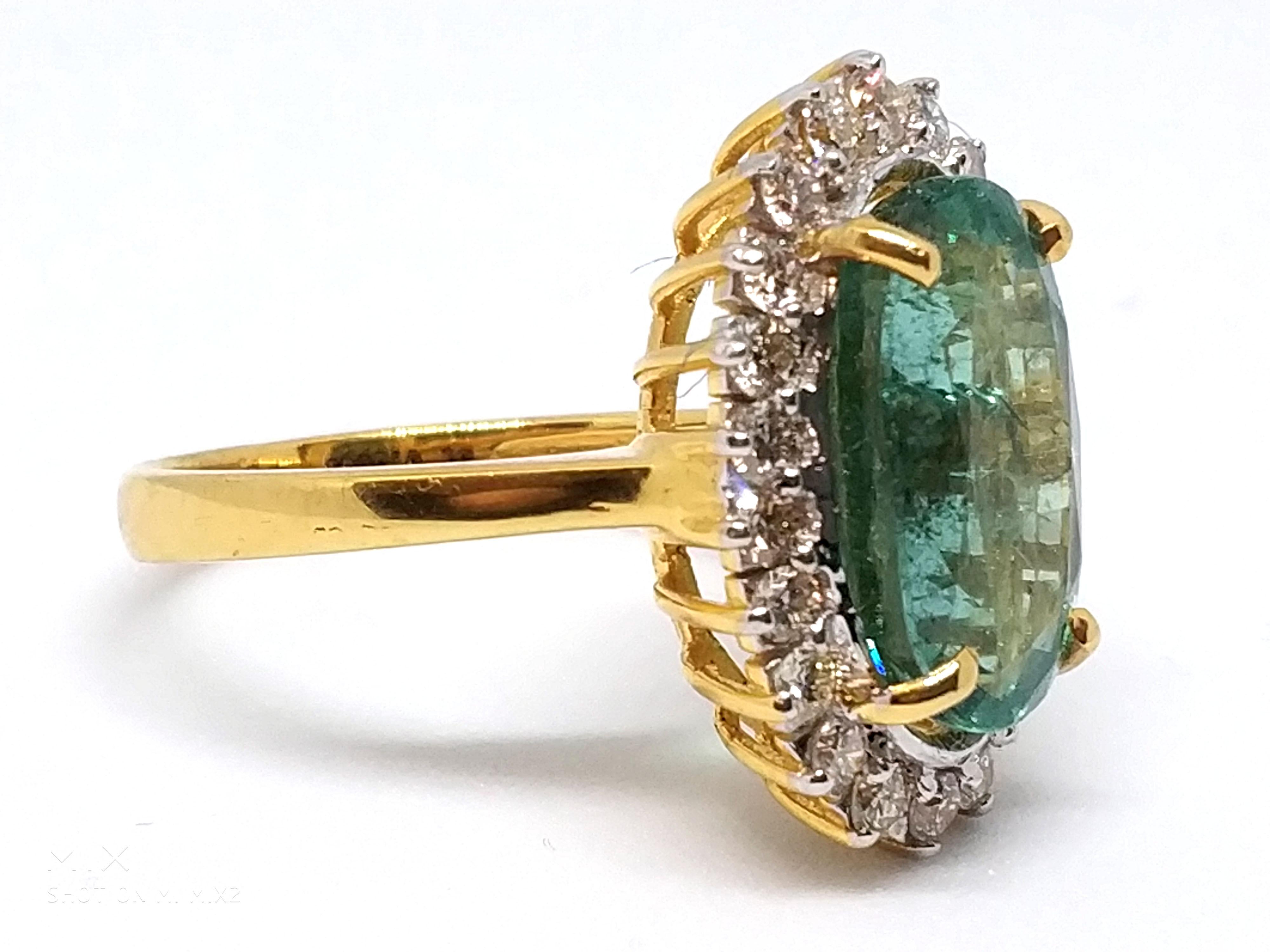 9.95 Carat Emerald and Diamond Ring For Sale 2