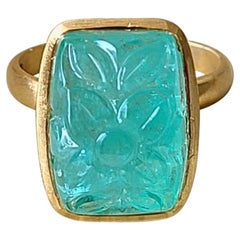 9.95 Carat Natural Emerald Carving Ring Set in 18 Karat Gold