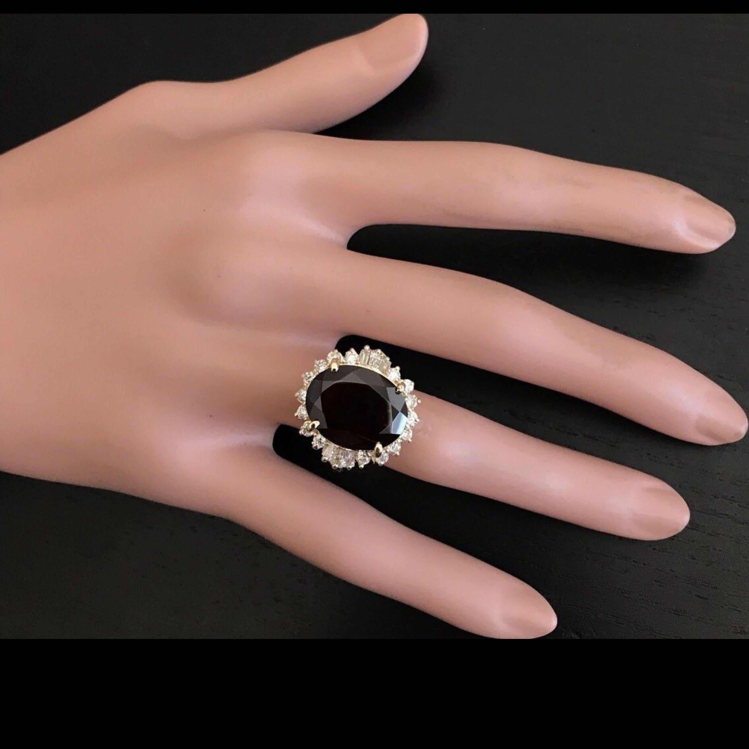Women's 9.95 Carat Impressive Red Garnet and Natural Diamond 14 Karat Yellow Gold Ring For Sale