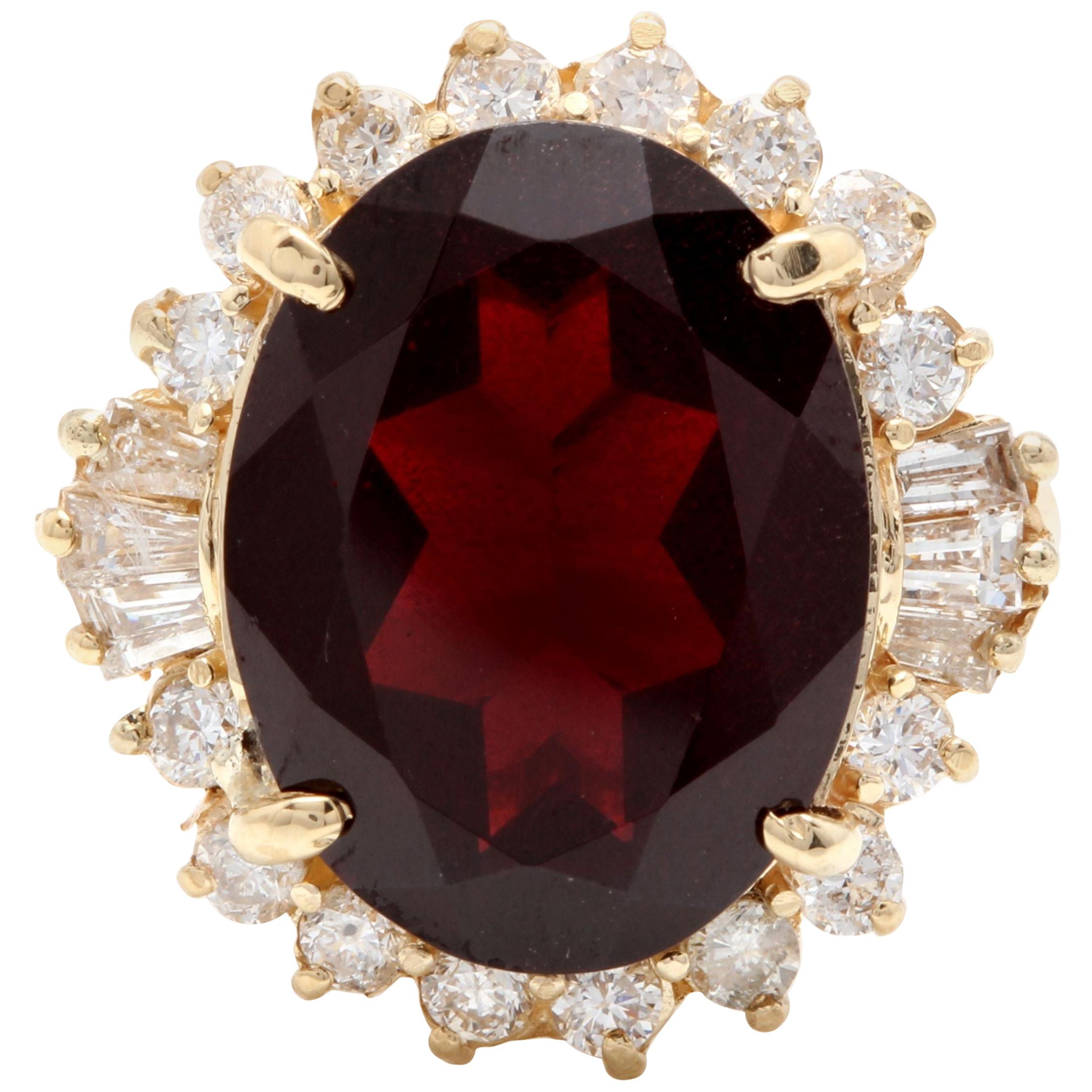 9.95 Carat Impressive Red Garnet and Natural Diamond 14 Karat Yellow Gold Ring For Sale