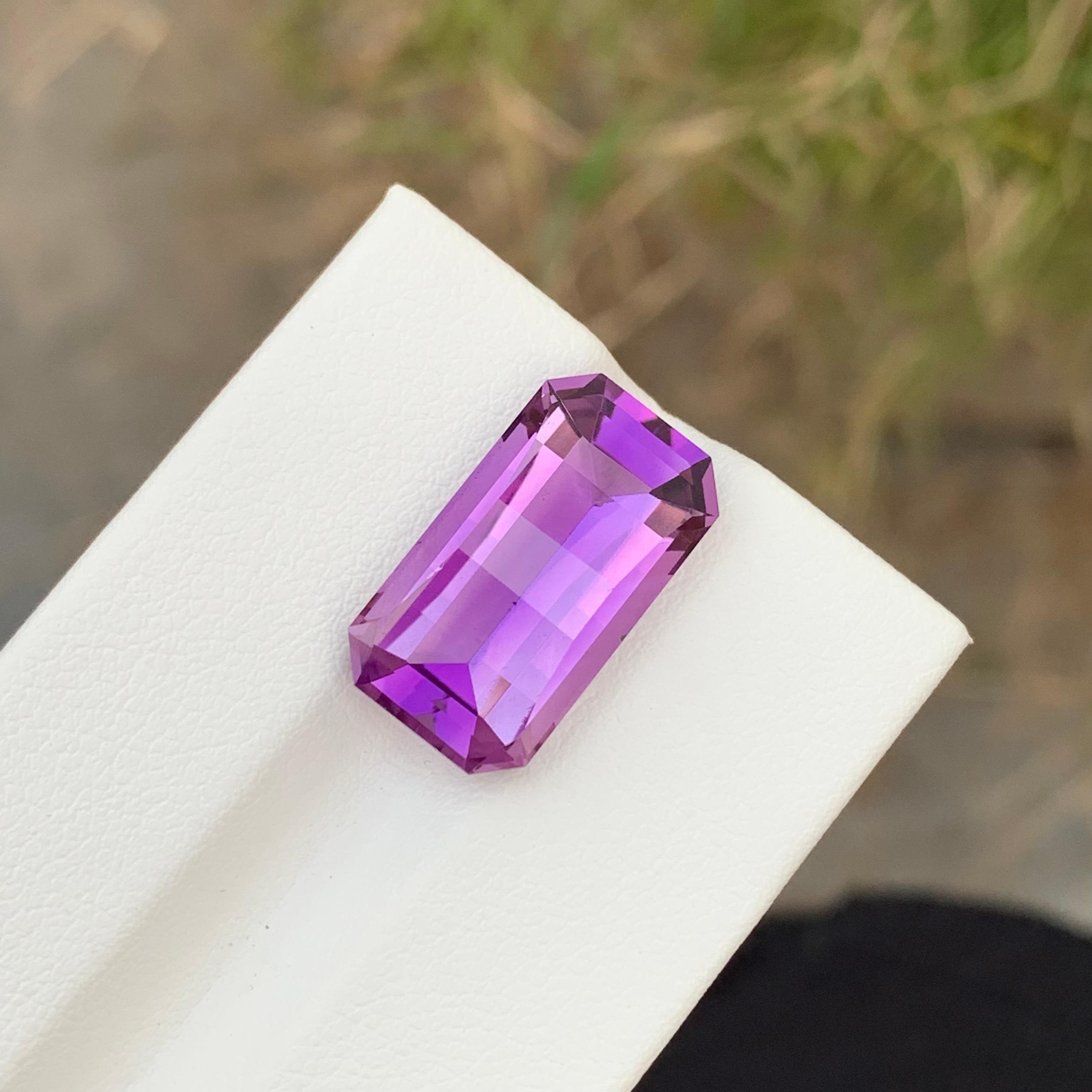9.95 Carats Natural Loose Amethyst Pixelated Cut Gem For Necklace  In New Condition For Sale In Peshawar, PK
