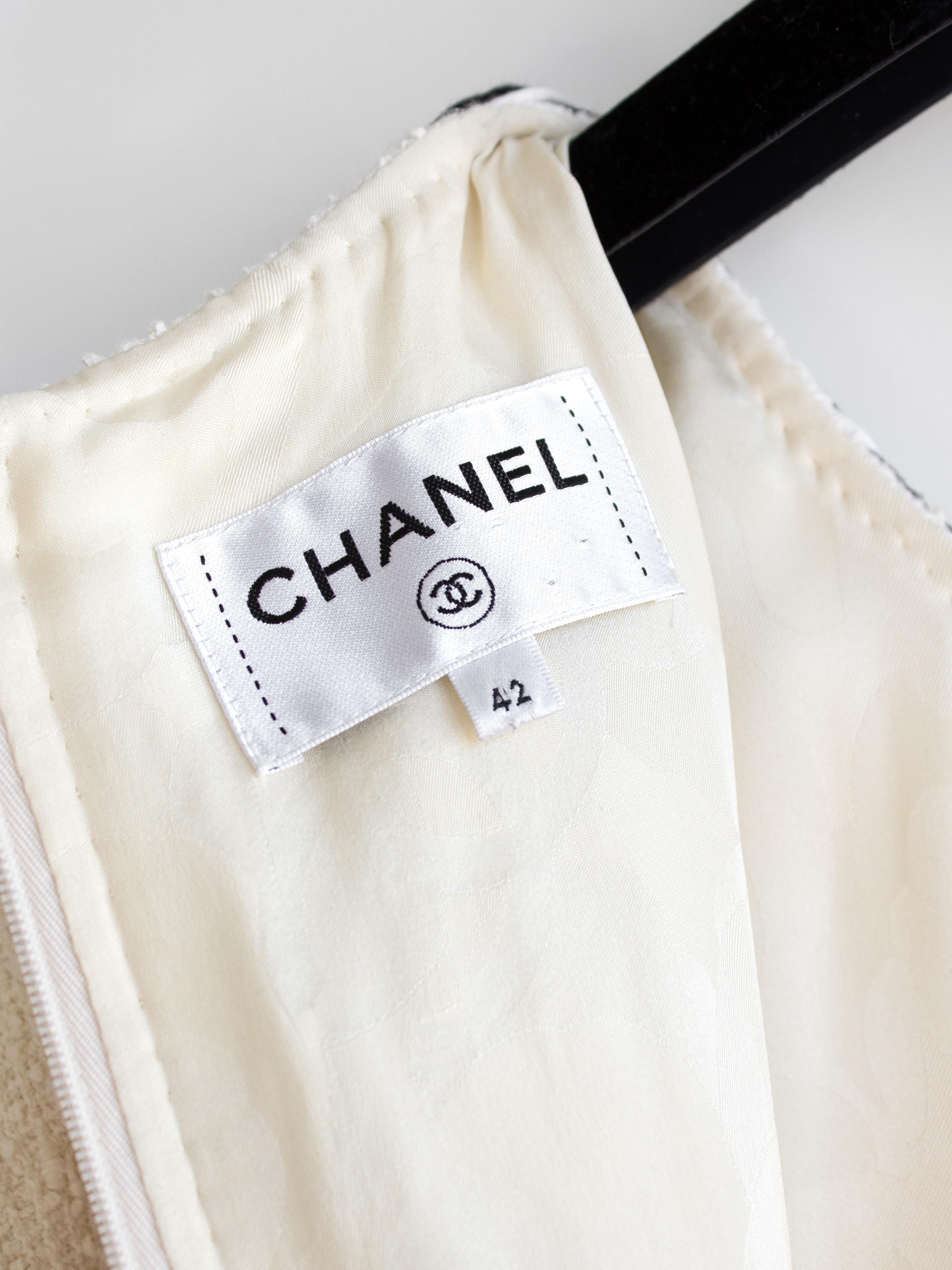 $9950 Chanel Spring/Summer 2021 White Black Tweed 21P Mini Dress 12