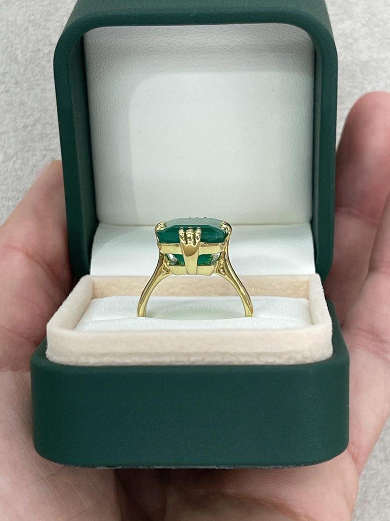 9.95ct 18K Vintage 1890s Emerald Solitaire Ring - Huge Handmade 750 Emerald For Sale 4