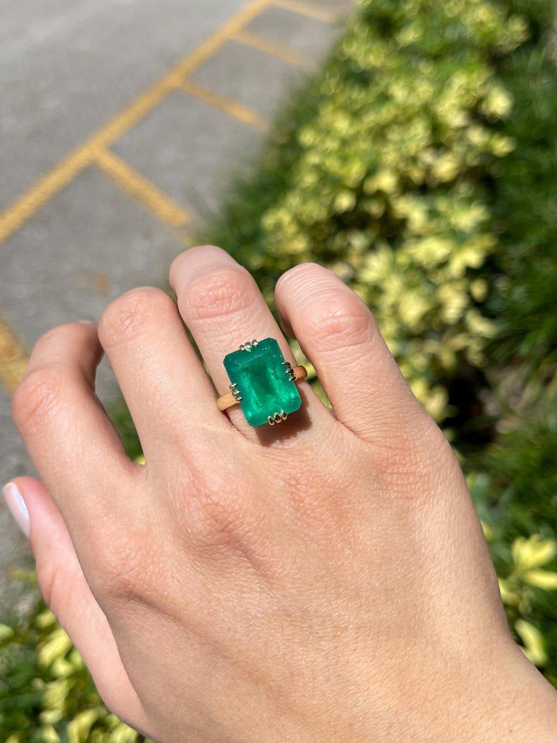 Modern 9.95ct 18K Vintage 1890s Emerald Solitaire Ring - Huge Handmade 750 Emerald For Sale