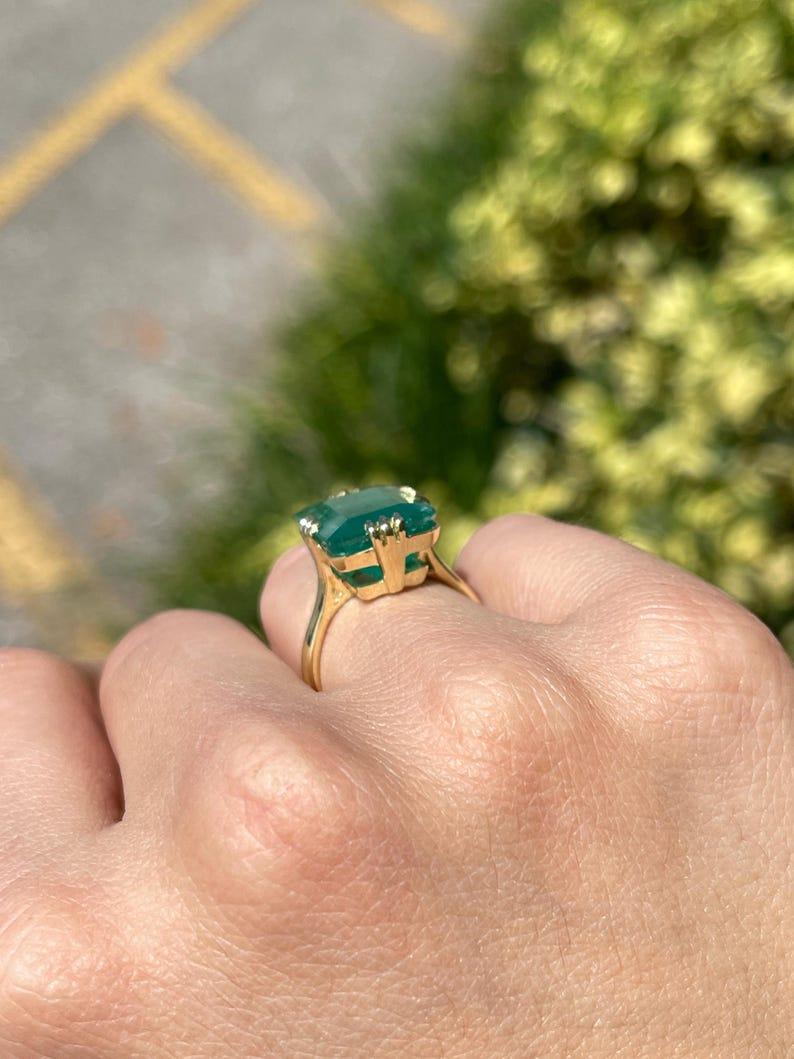 9.95ct 18K Vintage 1890s Emerald Solitaire Ring - Huge Handmade 750 Emerald In New Condition For Sale In Jupiter, FL