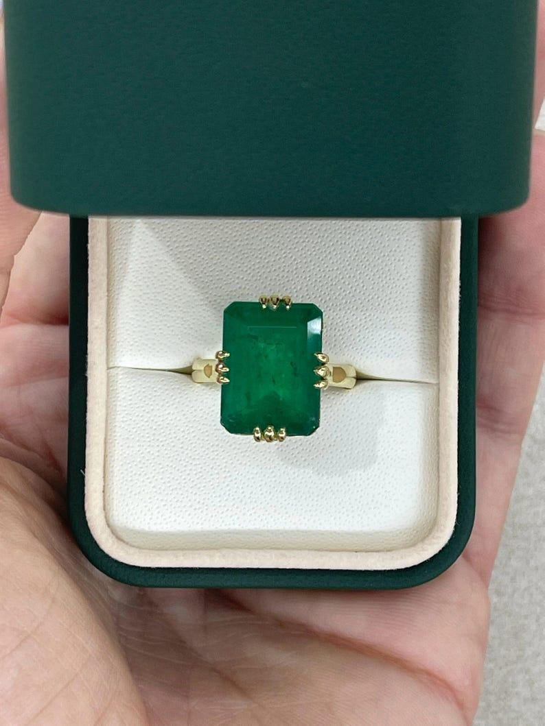 Women's 9.95ct 18K Vintage 1890s Emerald Solitaire Ring - Huge Handmade 750 Emerald For Sale