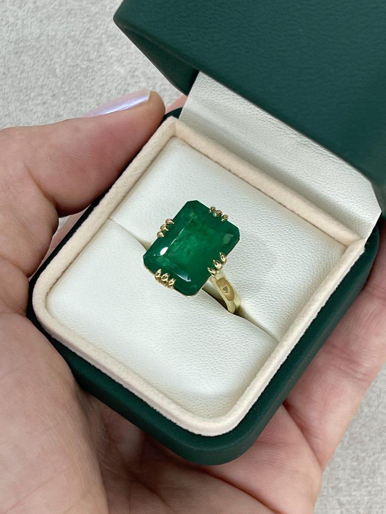 9.95ct 18K Vintage 1890s Emerald Solitaire Ring - Huge Handmade 750 Emerald For Sale 1